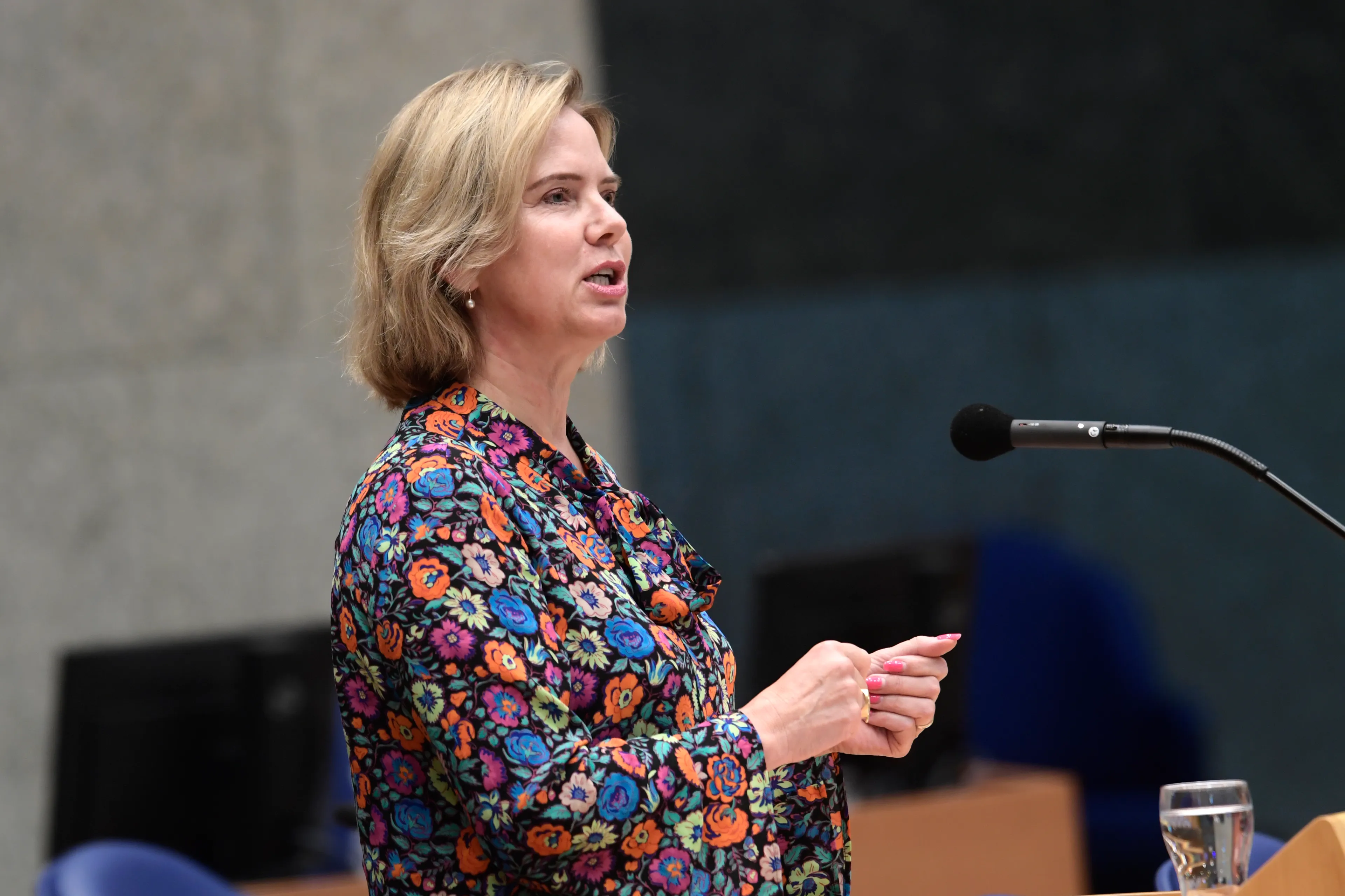 Borstkanker geconstateerd bij oud-minister Cora van Nieuwenhuizen: 'Er woedt een storm in mijn hoofd'
