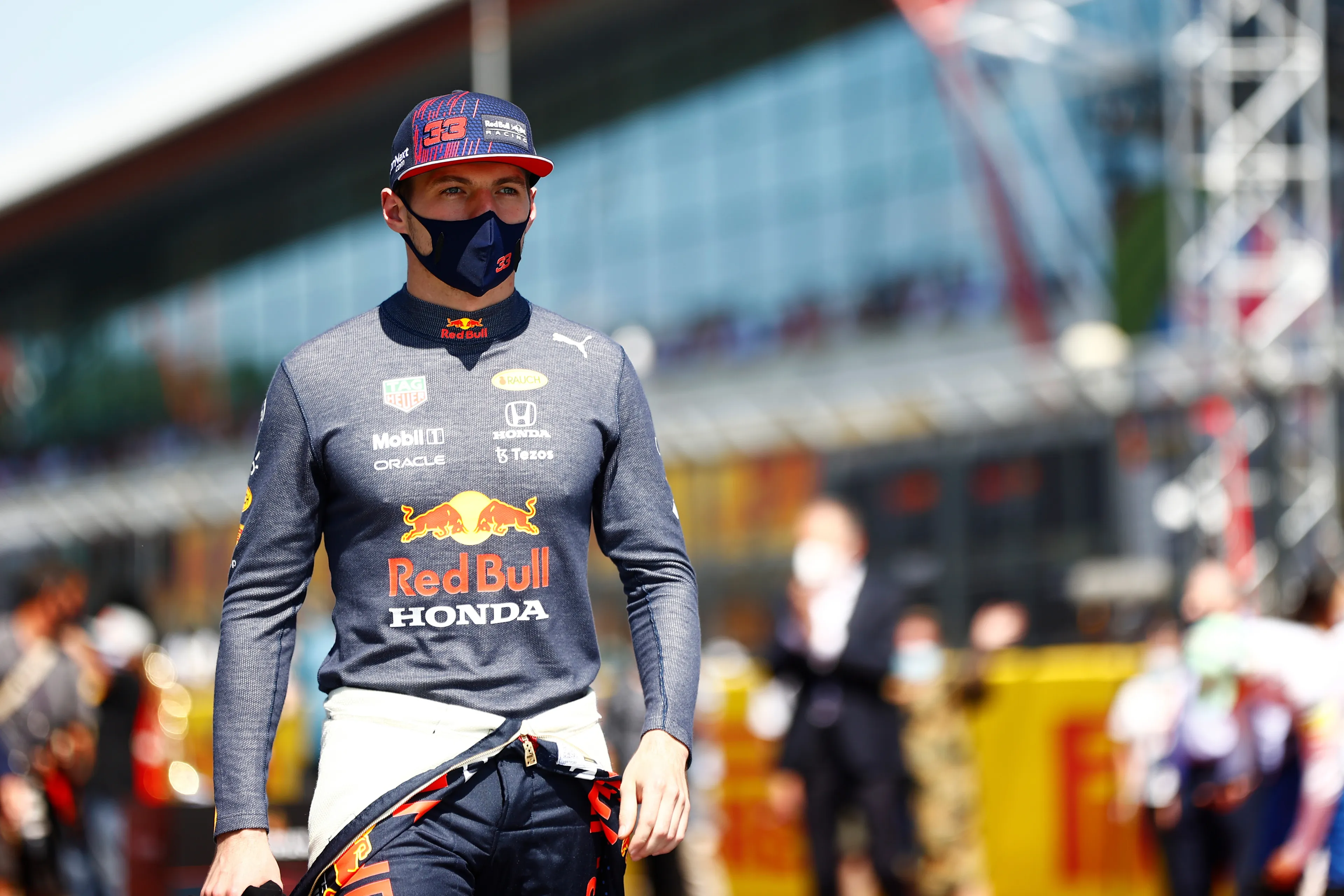 Red Bull laat crash Verstappen op Silverstone onderzoeken door advocaat