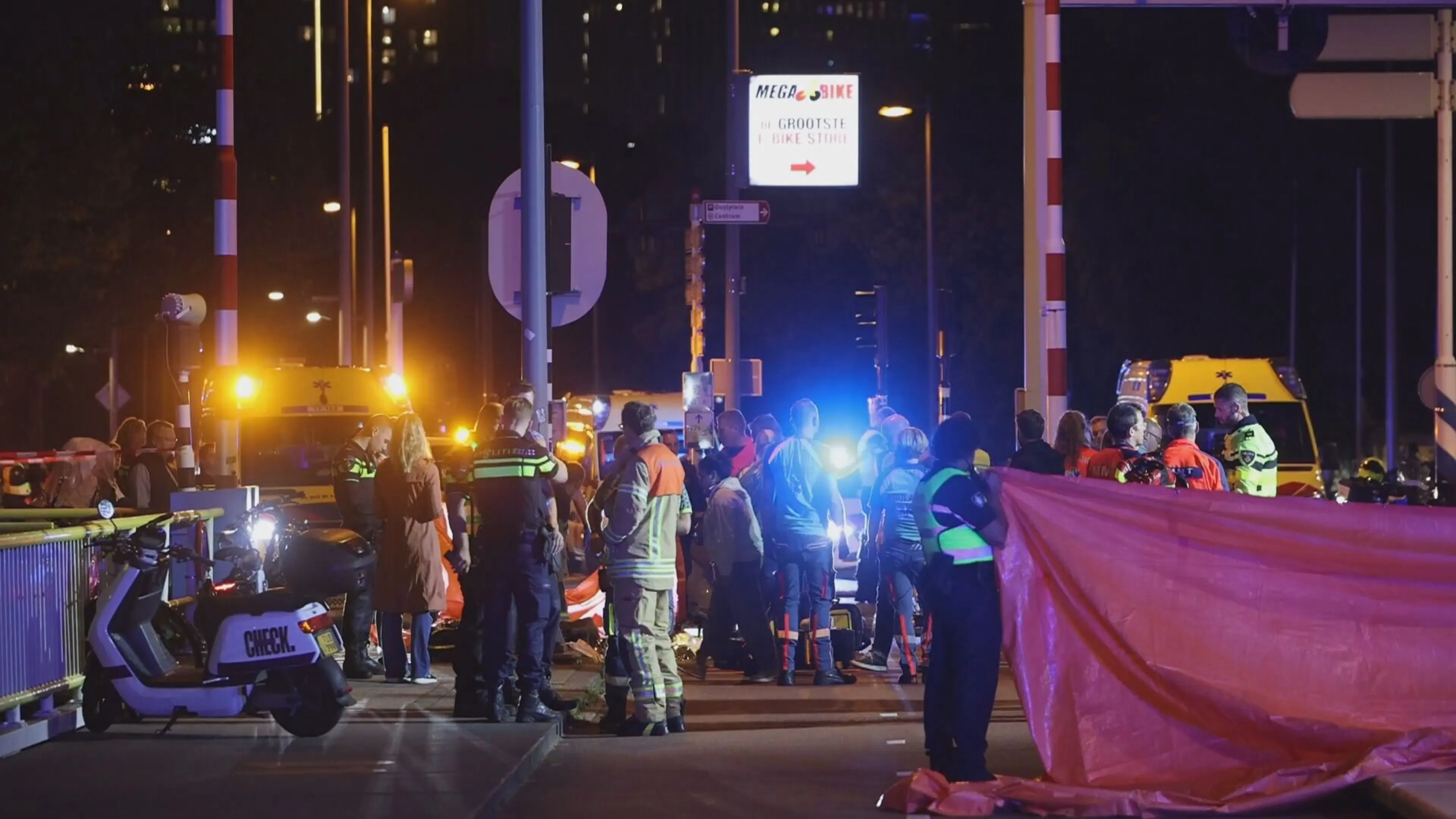 Eind aan pril geluk van ouder stel na aanrijding door auto