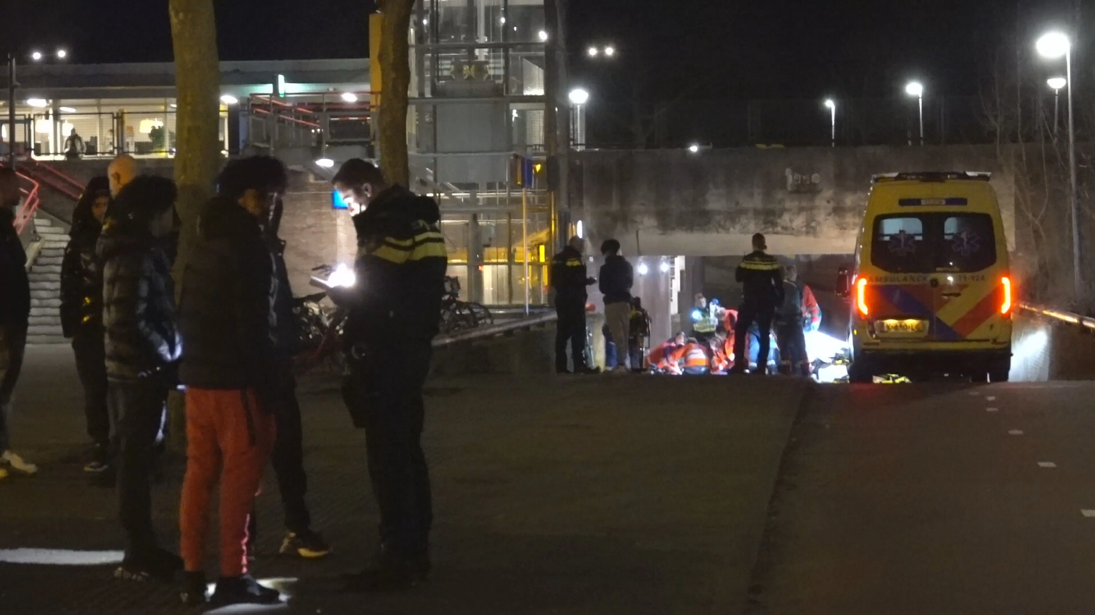 Schietpartij bij station Purmerend: twee gewonden in zorgwekkende toestand