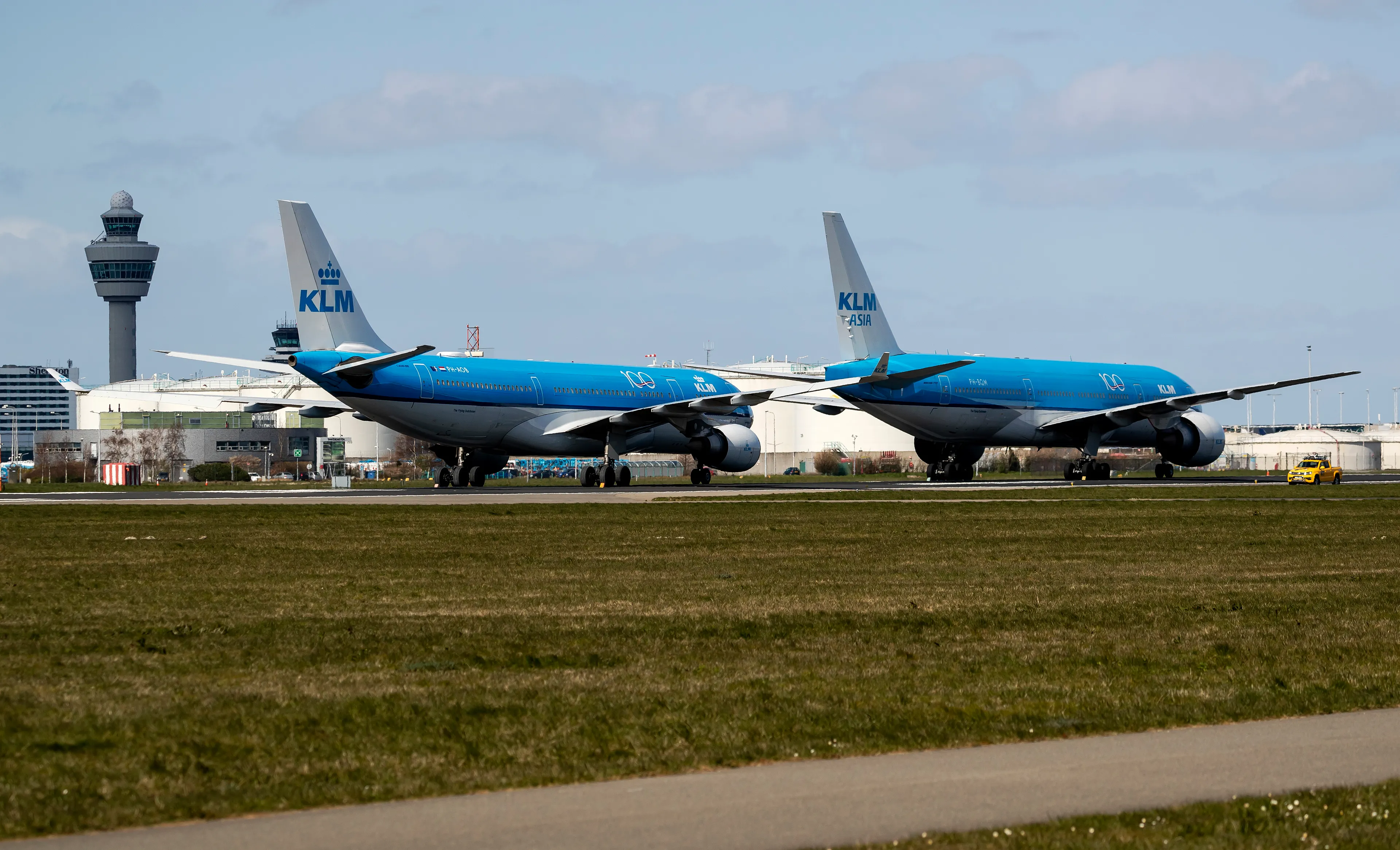 Thuiszittende piloten en stewardessen bieden hulp tijdens coronacrisis