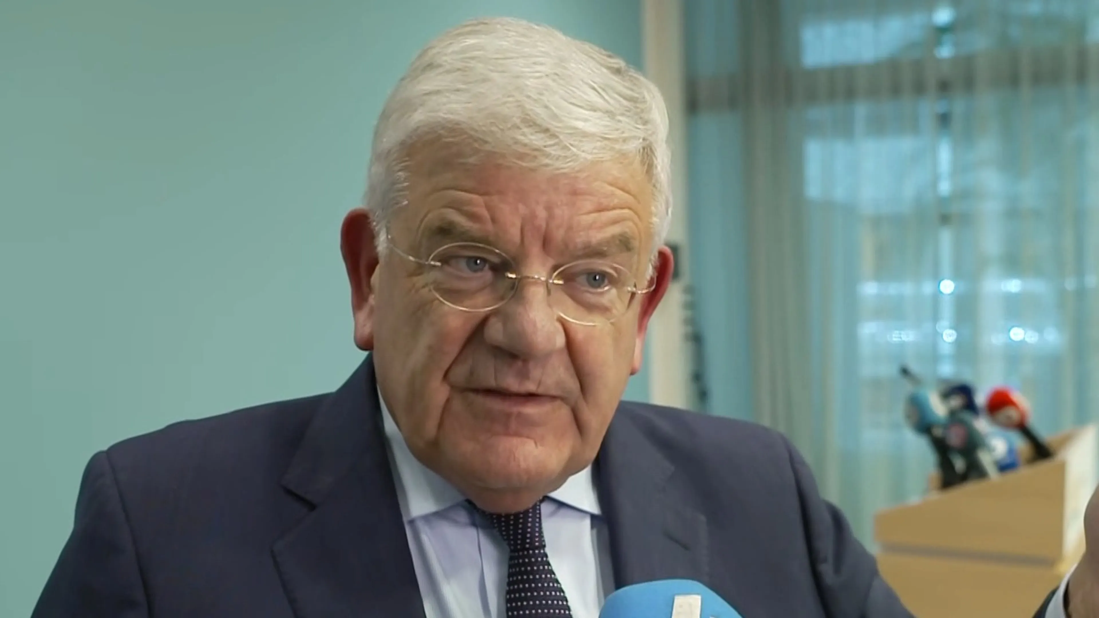 Van Zanen: 'Ik wil heel snel oorzaak weten, OM en politie gaan alle sporen na'
