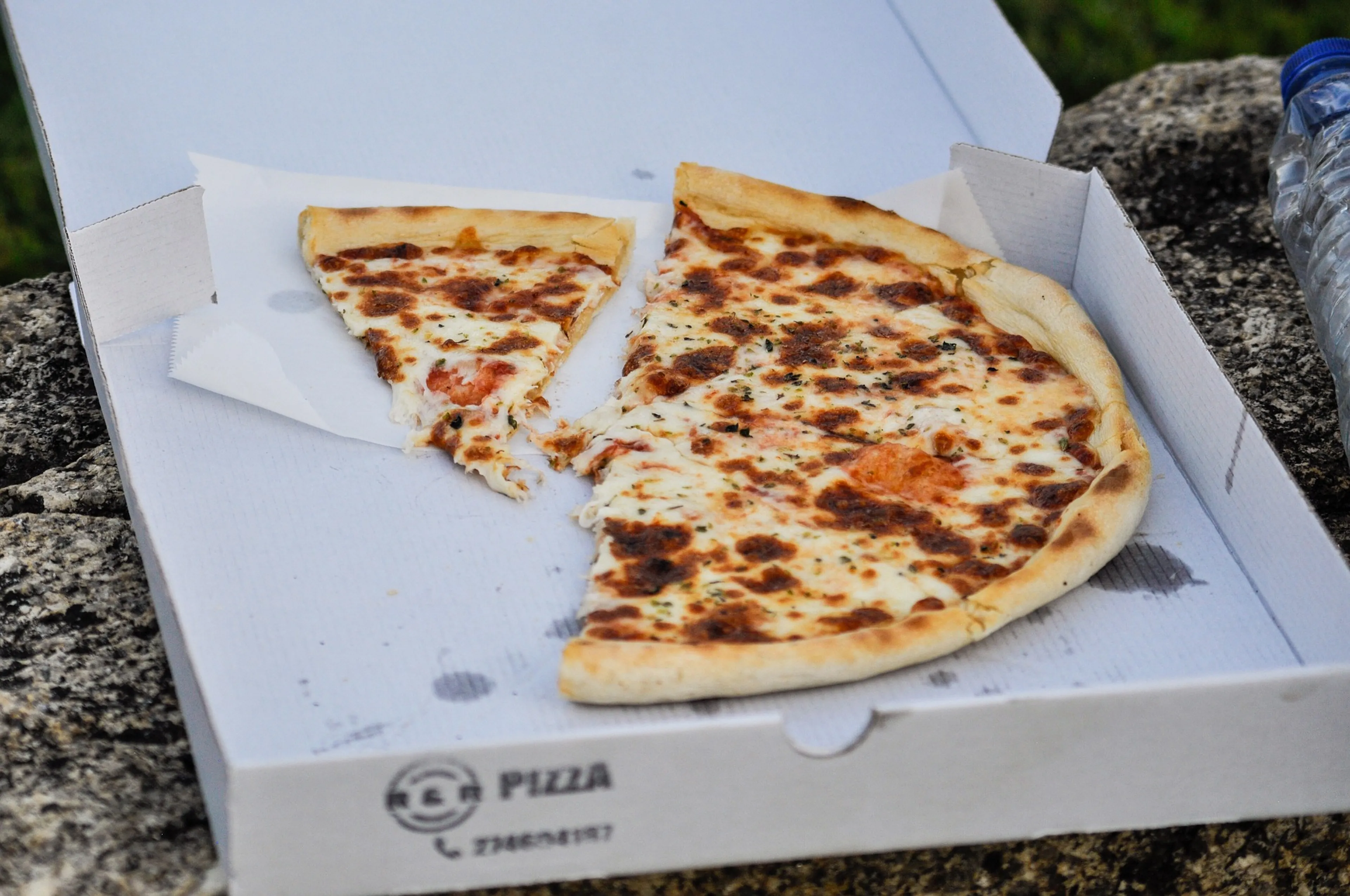 Pizzakoerier in elkaar geslagen en beroofd van een pizza in Amersfoort