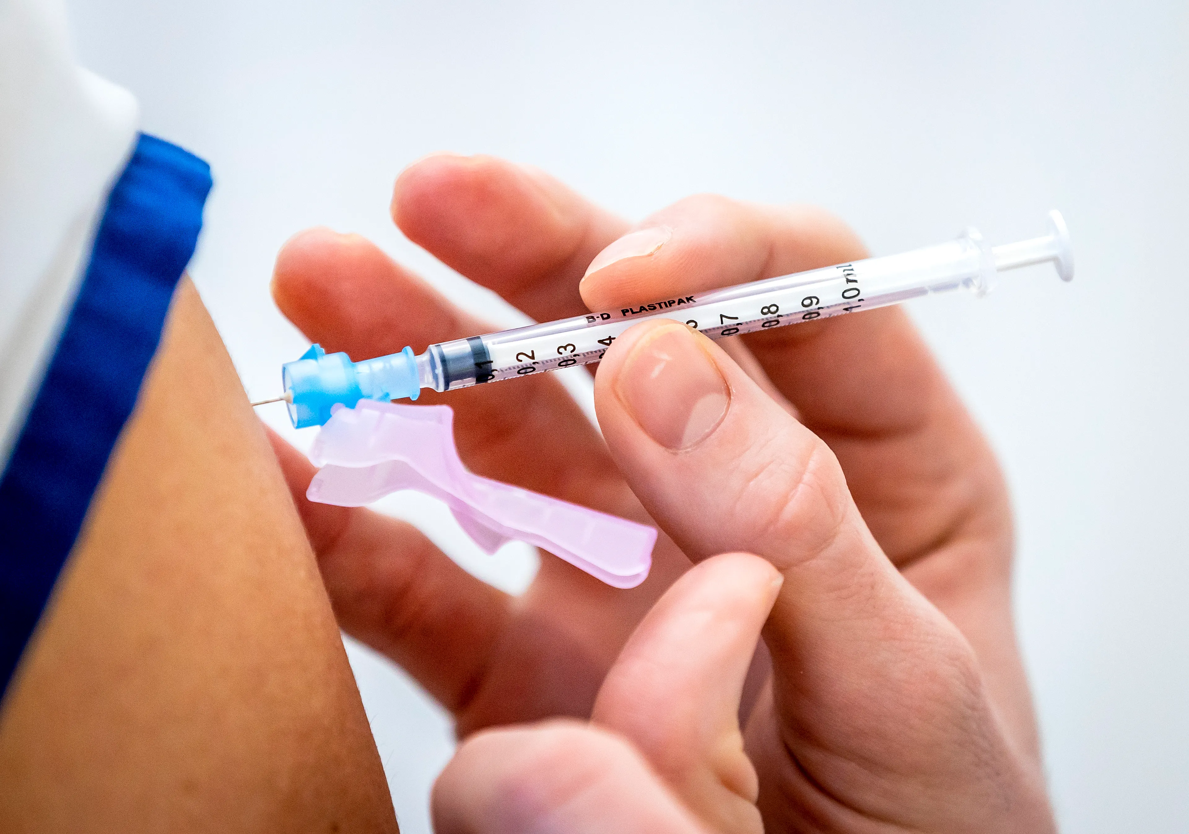 Quarantaine na coronacontact niet meer nodig voor gevaccineerden