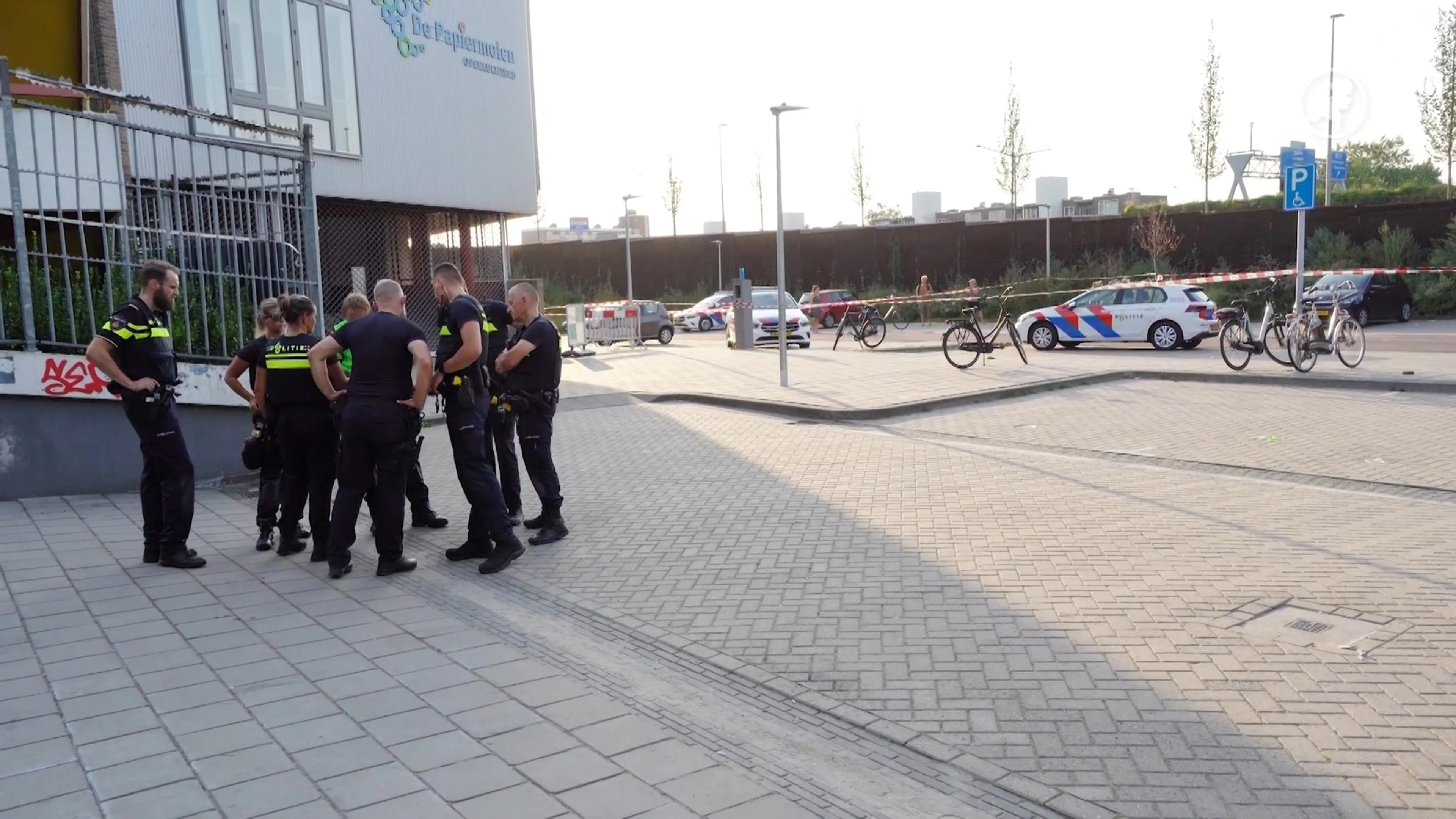 Zwembad Groningen ontruimd na schietincident, politie zoekt filmer