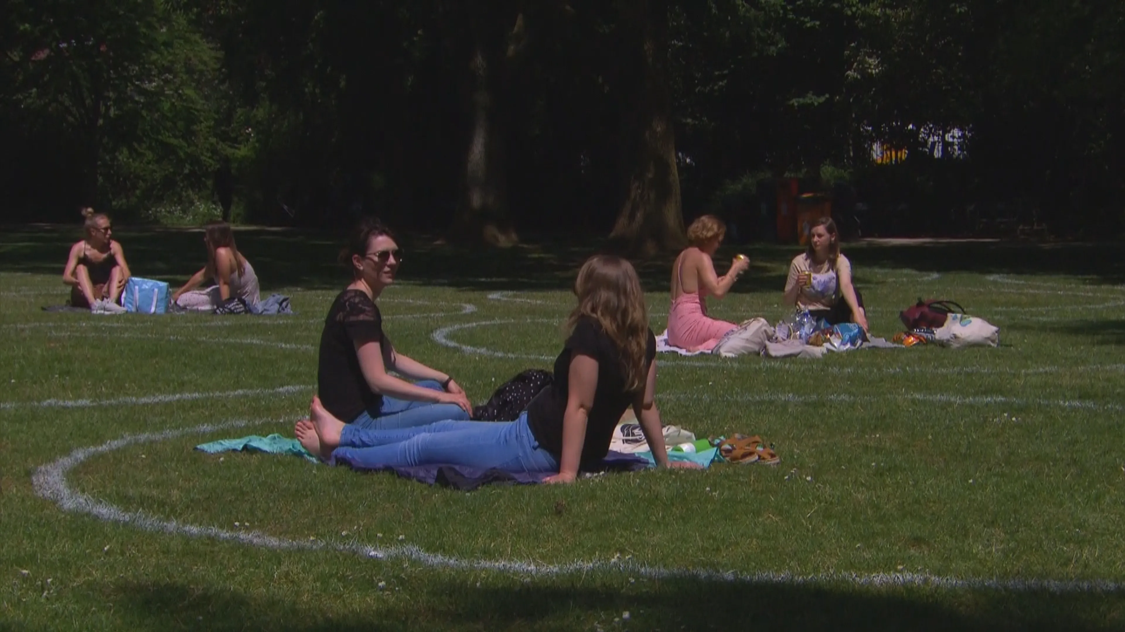 'Chill-cirkels' in parken moet Utrechters helpen anderhalve meter te behouden