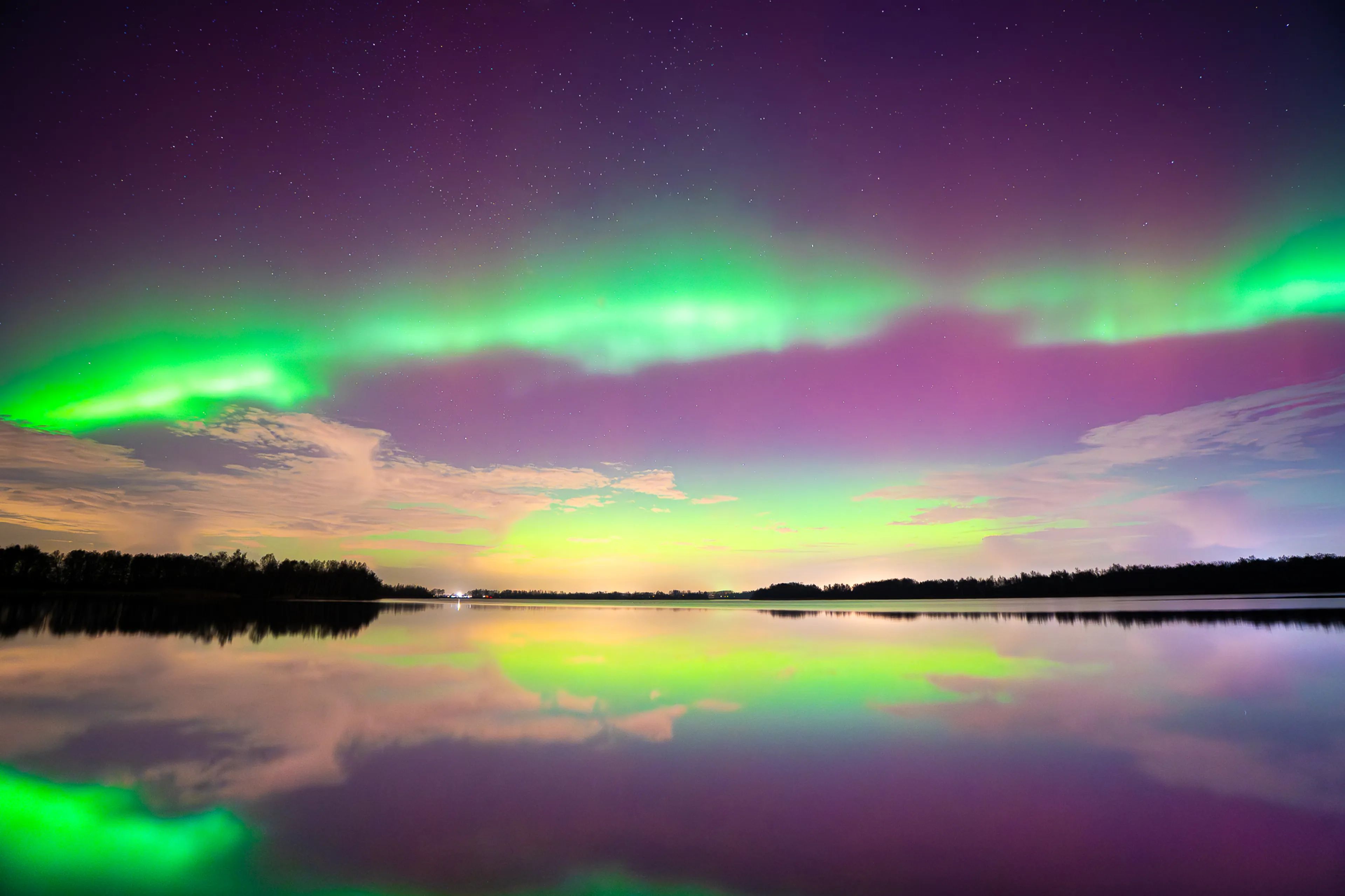 ZIEN: Prachtig noorderlicht zichtbaar in grote delen van Nederland