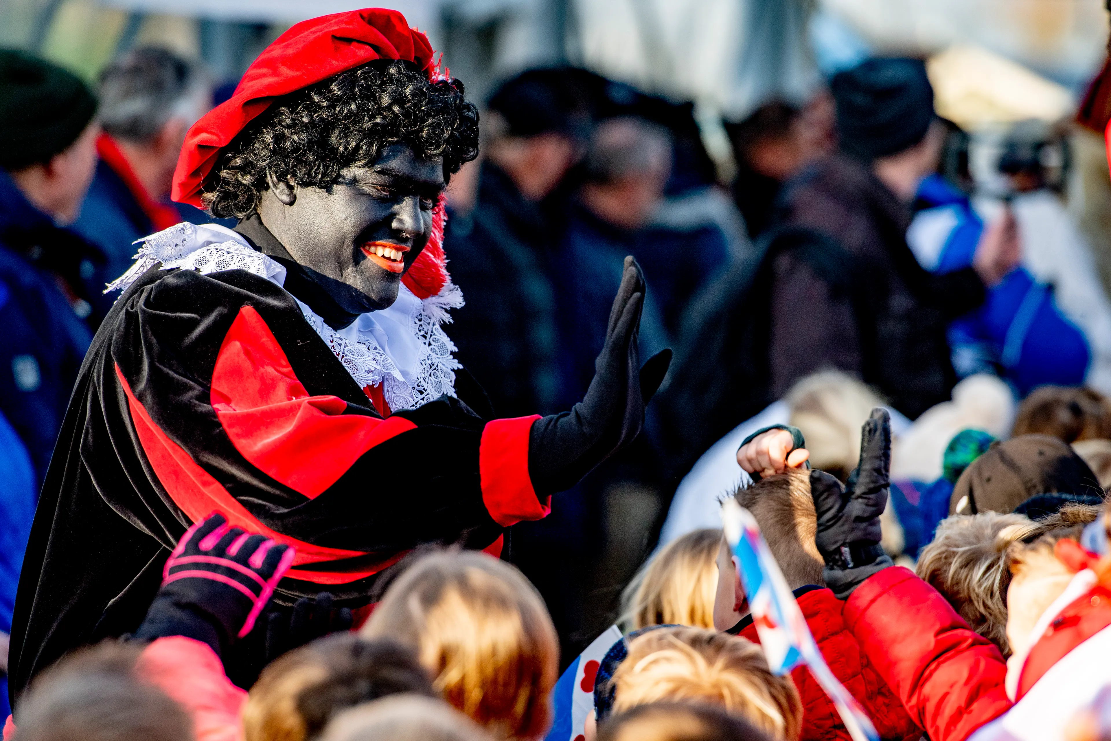 Geen Zwarte Piet bij intocht in Groningen, wel roetveegpieten