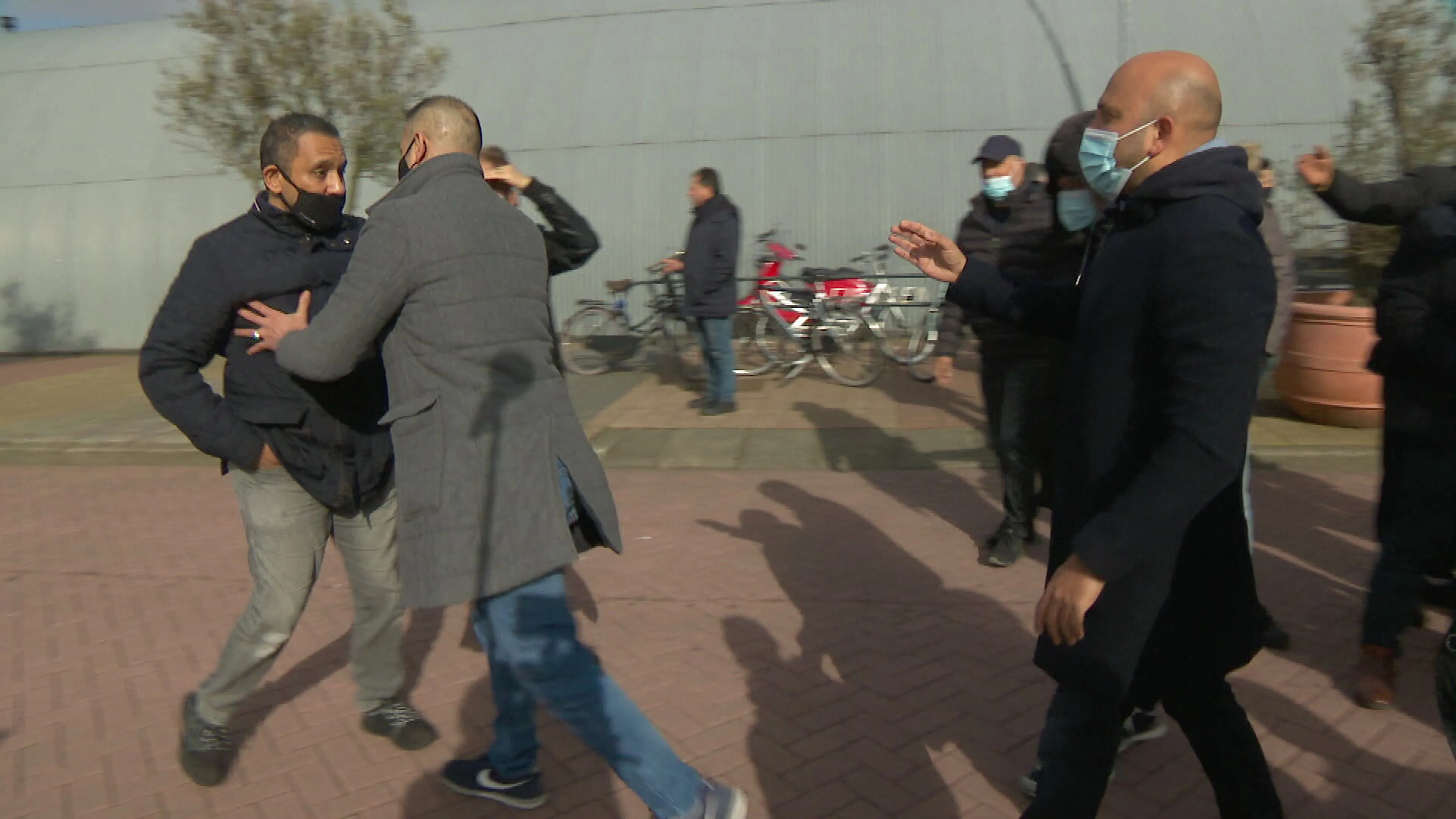 Ondernemers Beverwijkse Bazaar kunnen huur niet meer betalen: 'Niemand belt voor een winkelafspraak'