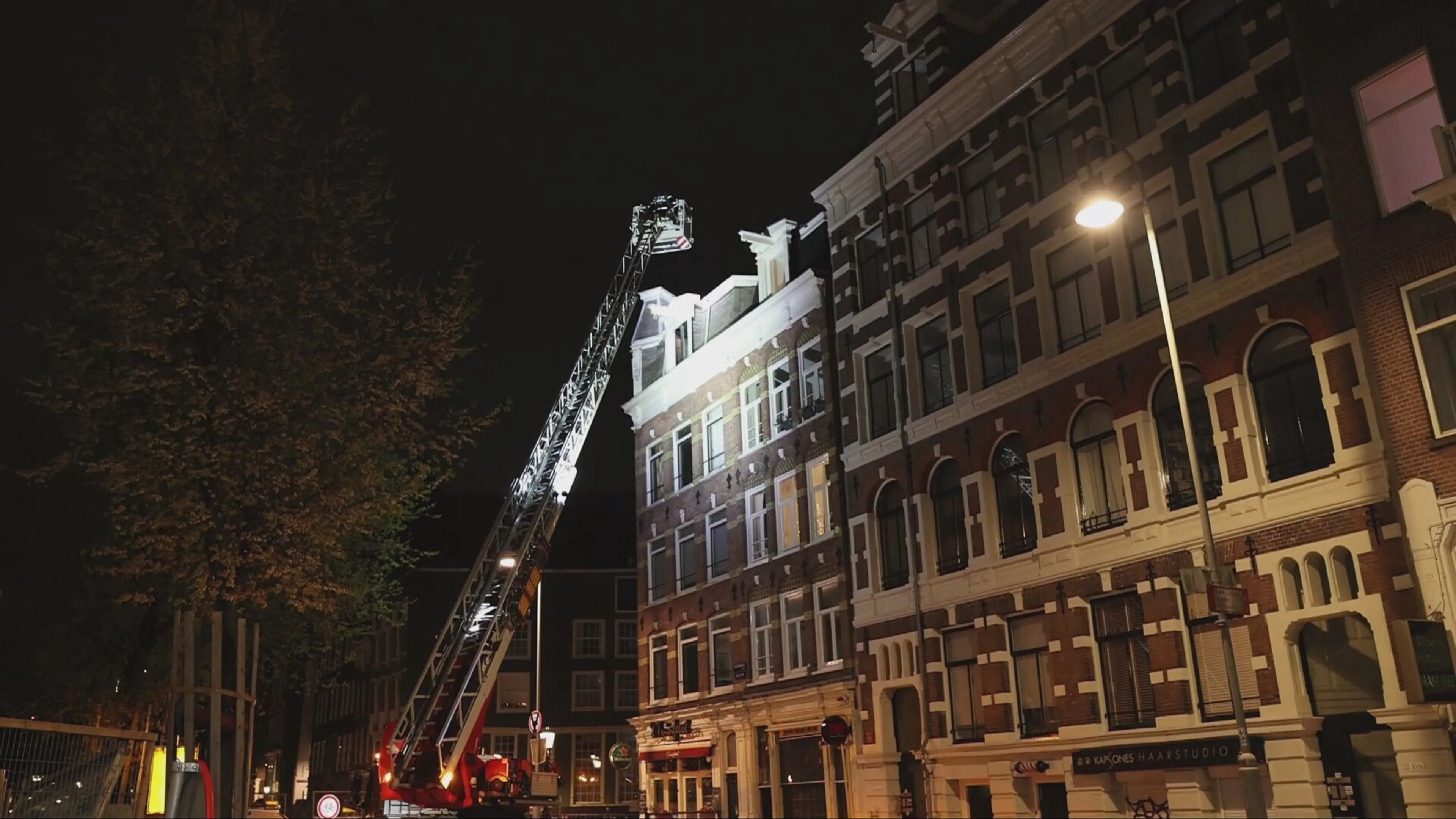 Oorzaak fatale val van meisje (16) in Amsterdam blijkt tragisch ongeluk