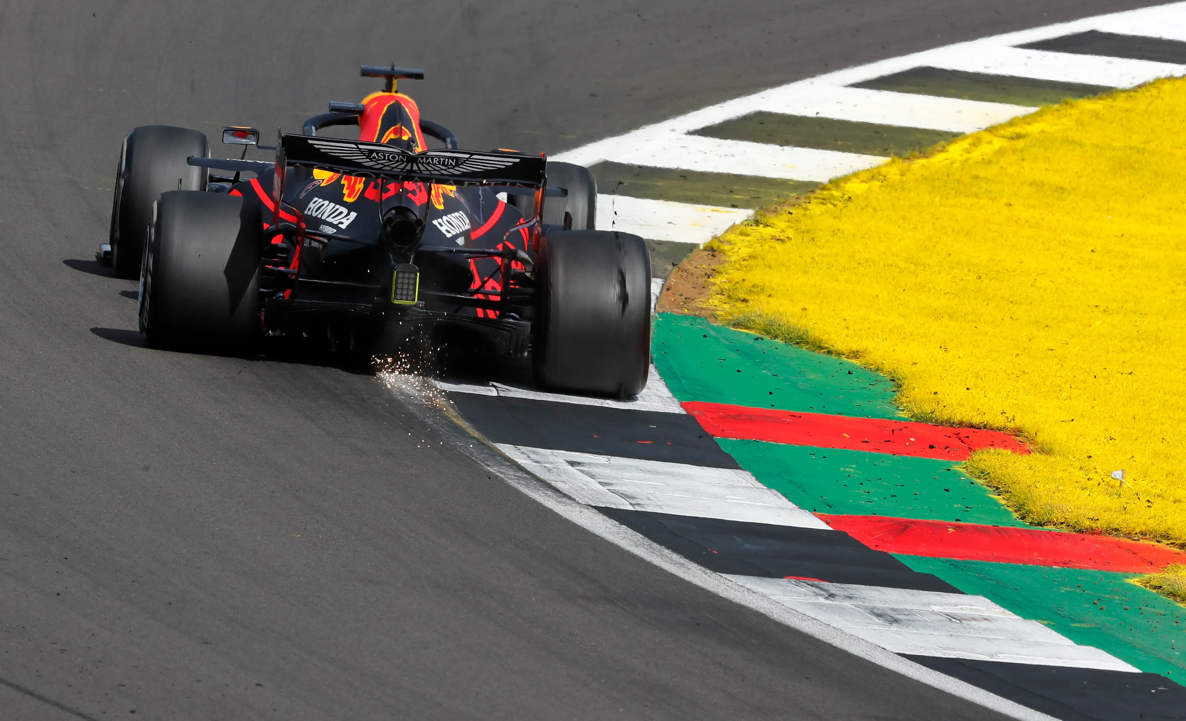 Verstappen tweede na sensationeel einde Britse GP