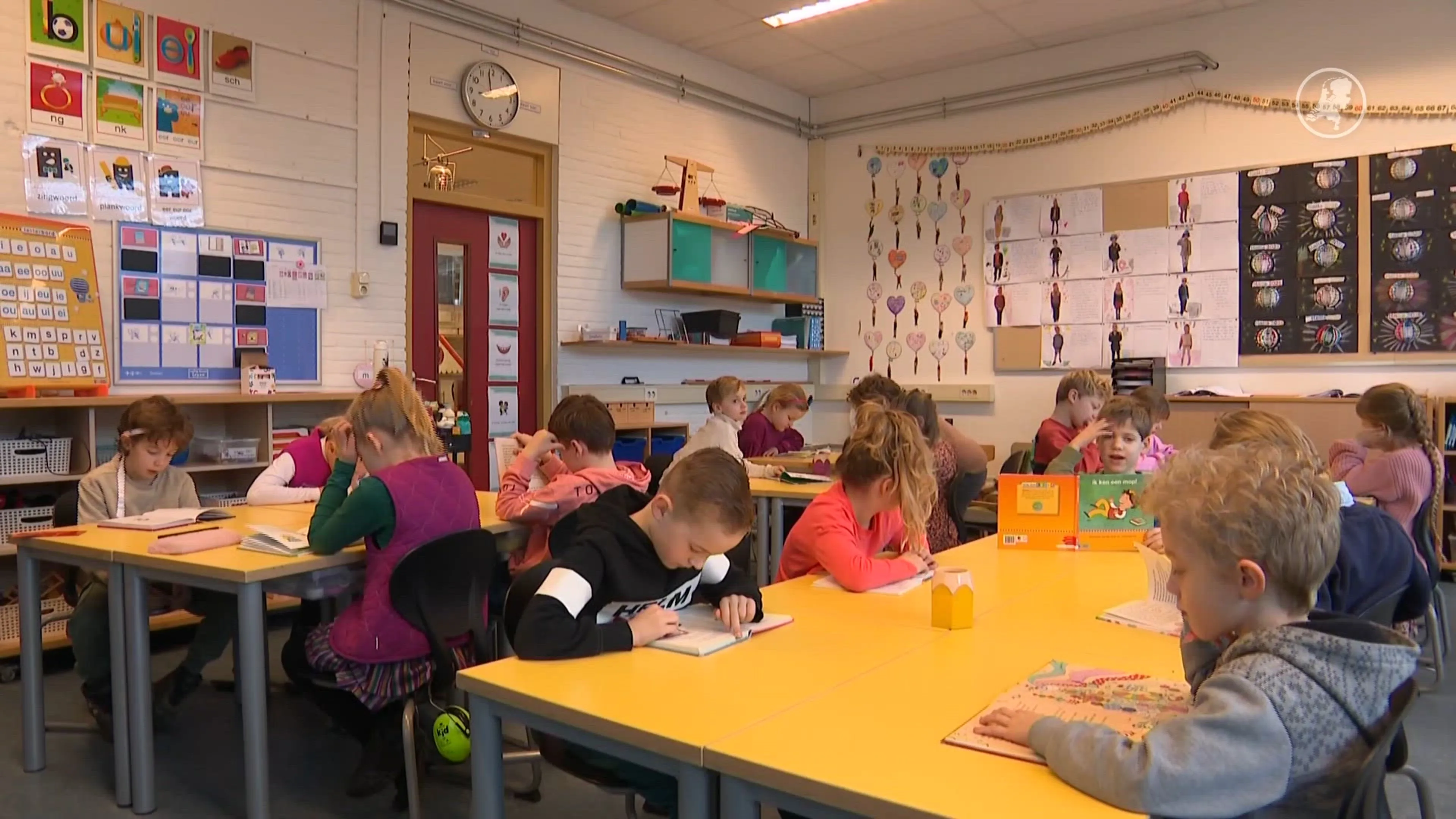 Olifantje geboren in Artis: leerlingen uit Beverwijk kiezen de naam