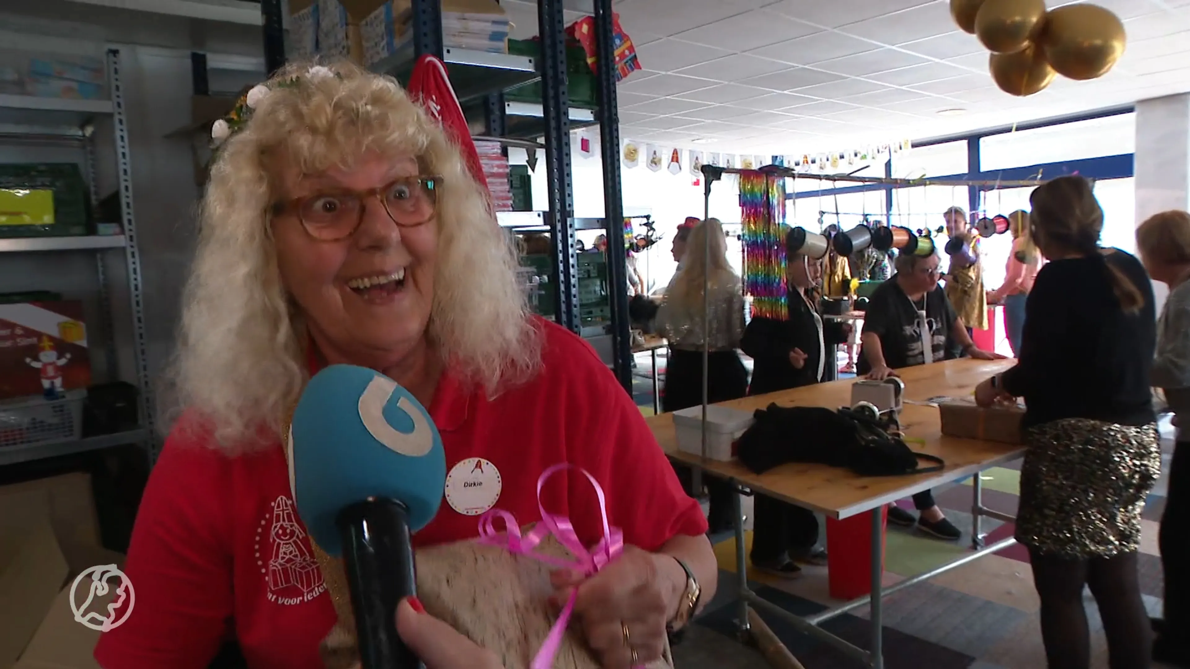 Sinterklaascadeaus voor álle kinderen: stichting houdt inpakmarathon voor arme gezinnen