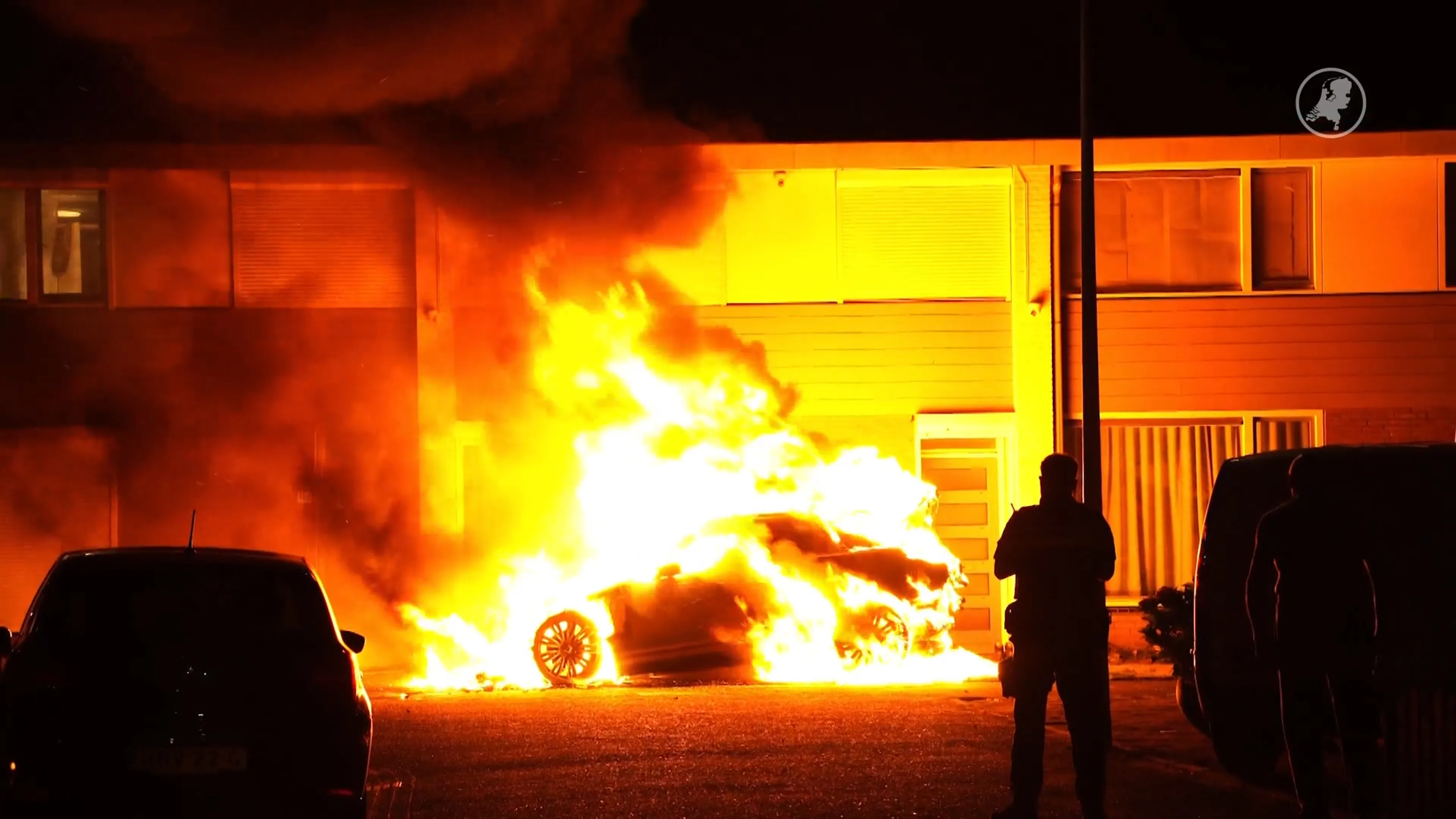 Felle autobrand bij woning in Oss, tweede in half jaar tijd