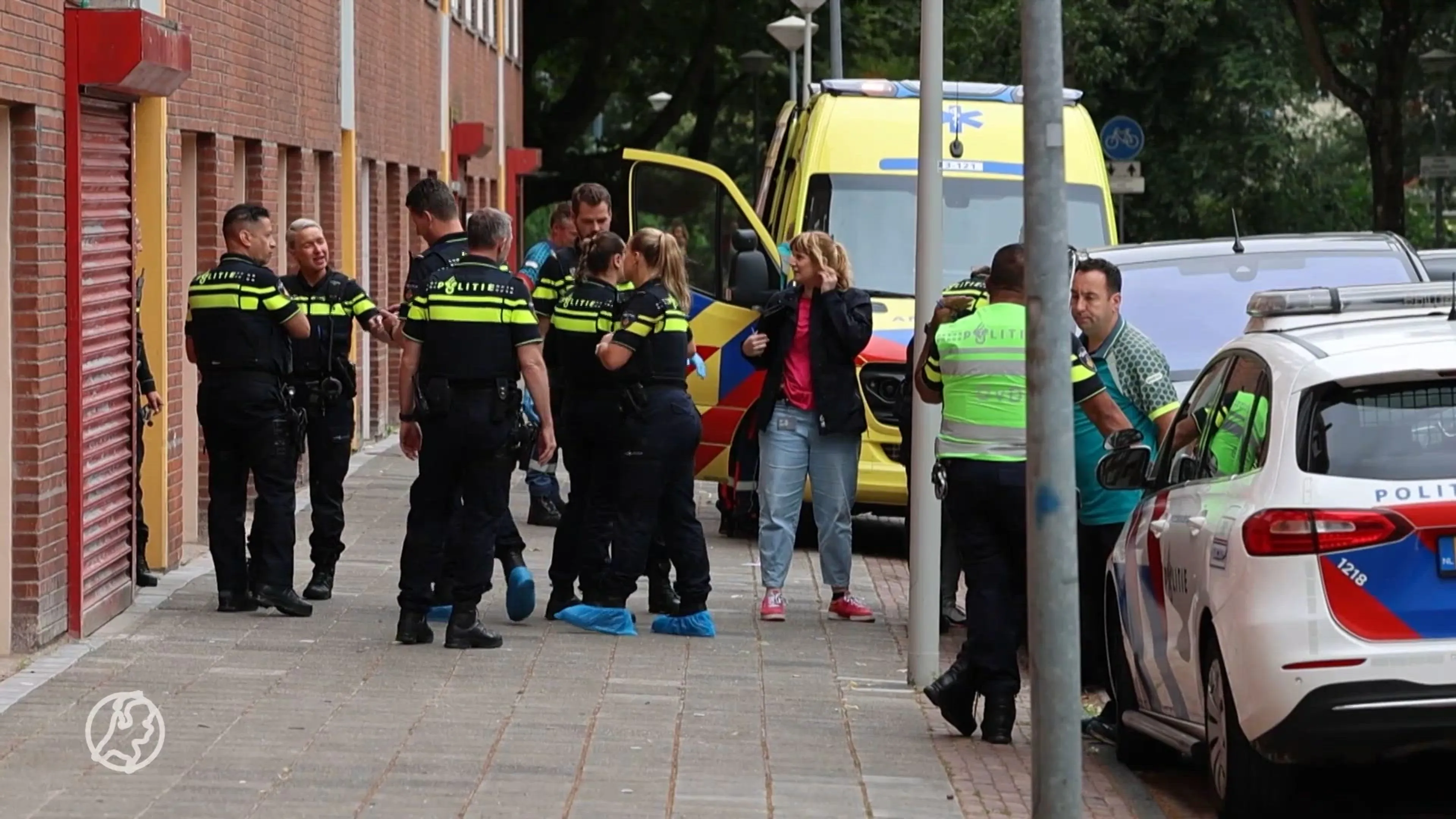 Vrouw doodgestoken in trappenhuis Amsterdam