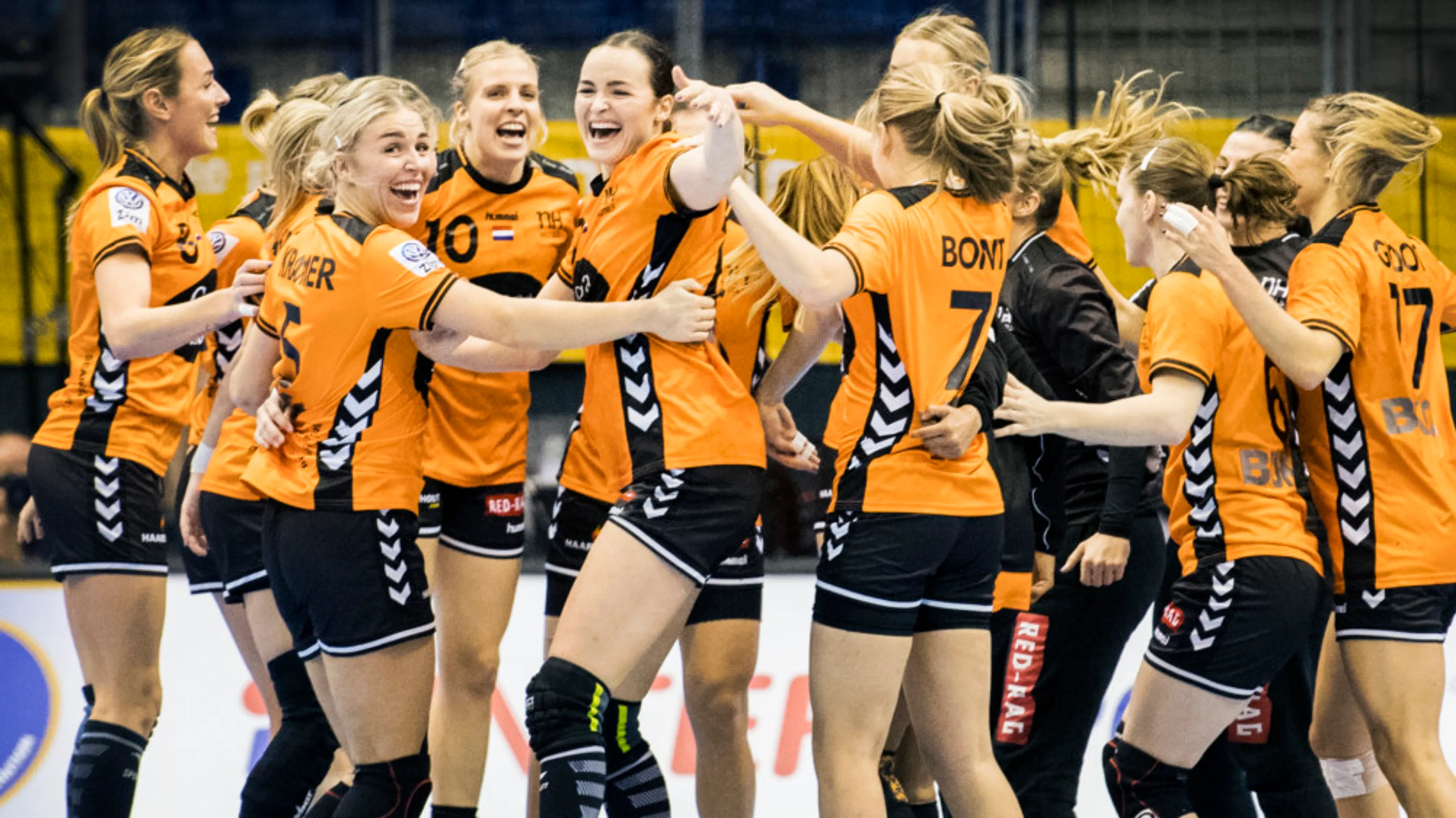 OM eist 180 uur taakstraf voor plaatsen naaktvideo's handbaldames