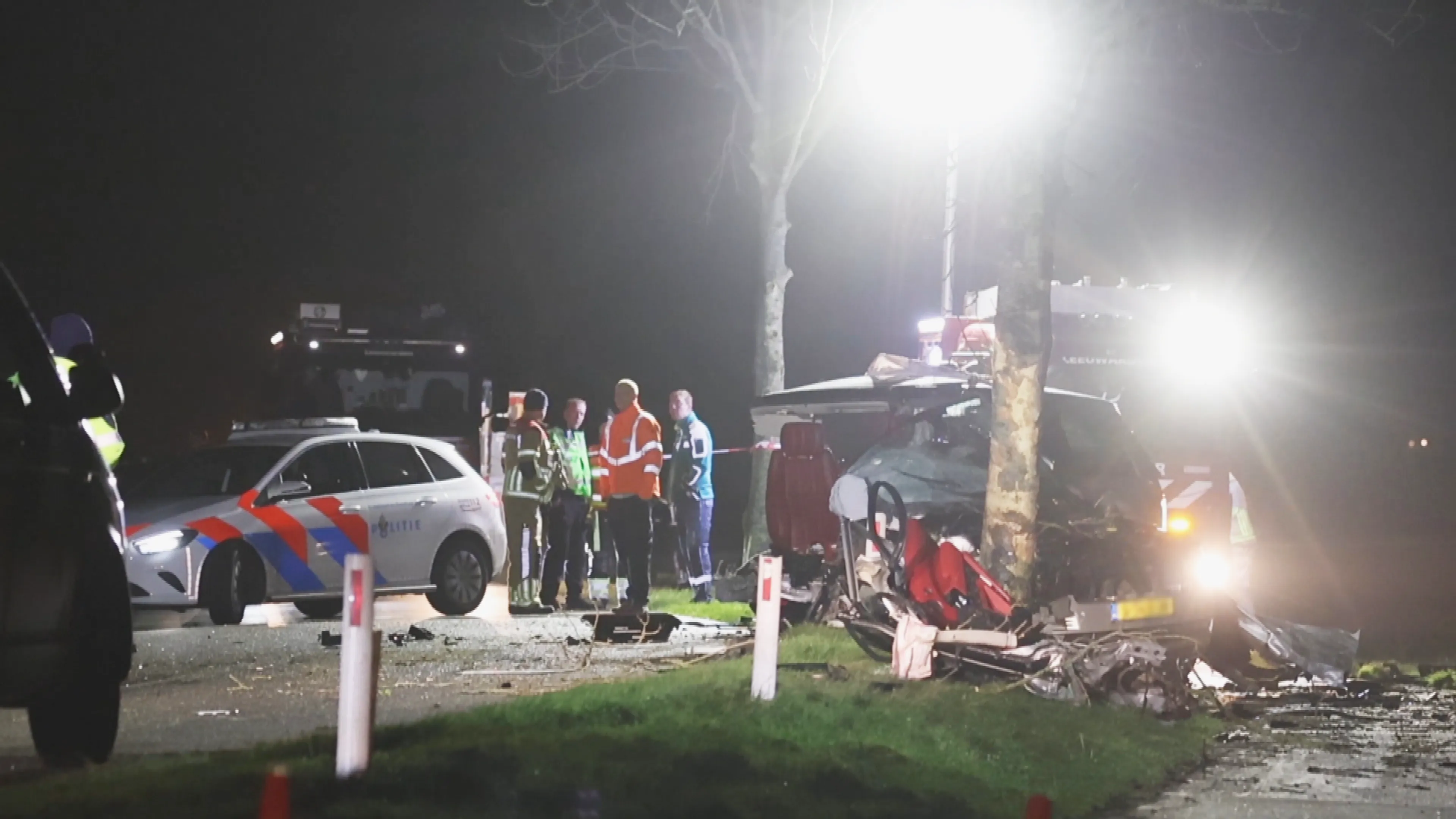 Bestuurder (22) aangehouden na ernstig ongeluk Warten, bijrijder (22) zwaargewond