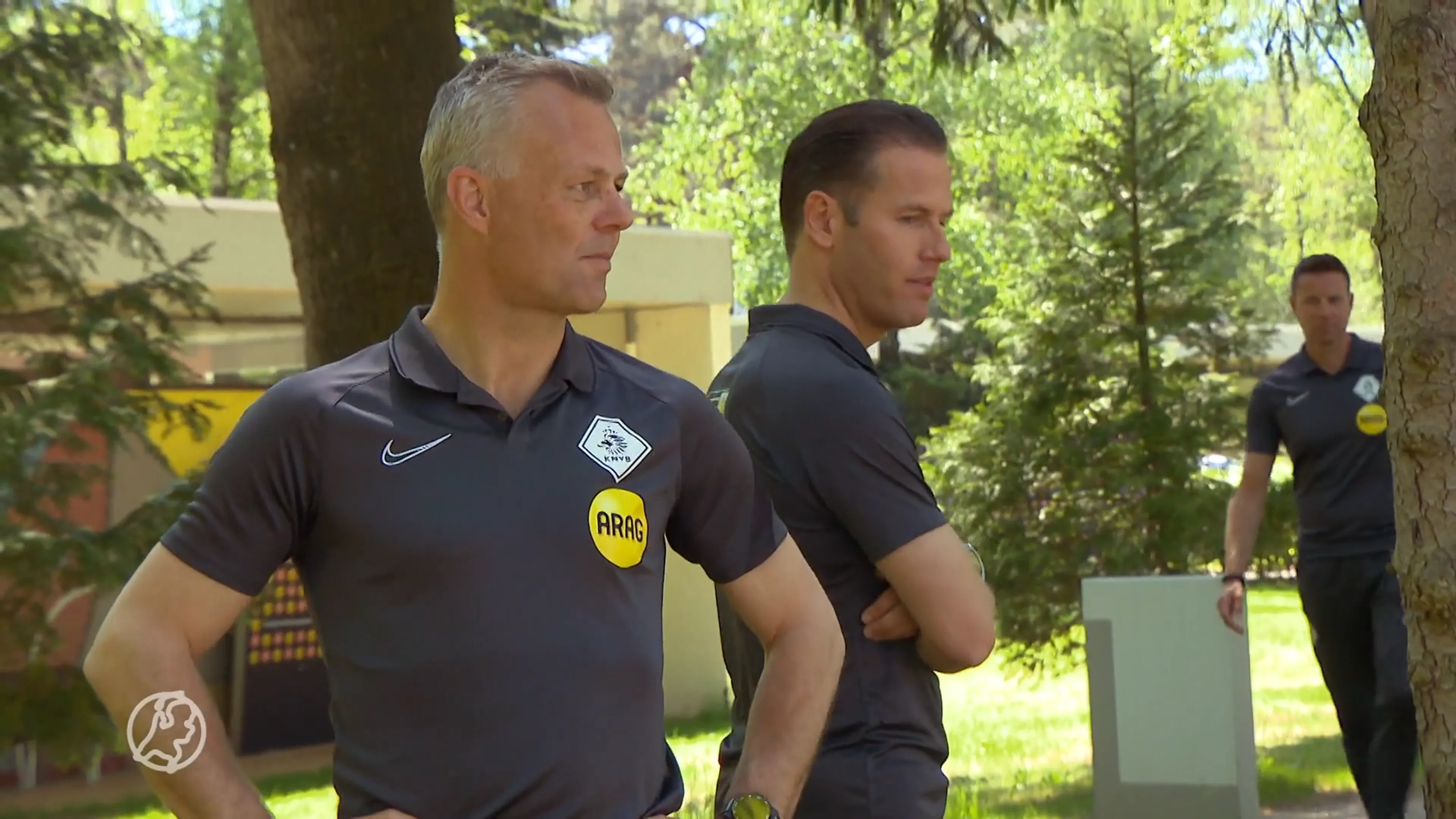 Toch nog Oranje-succes: 'Scheidsrechters Makkelie en Kuipers naar halve finale en finale'