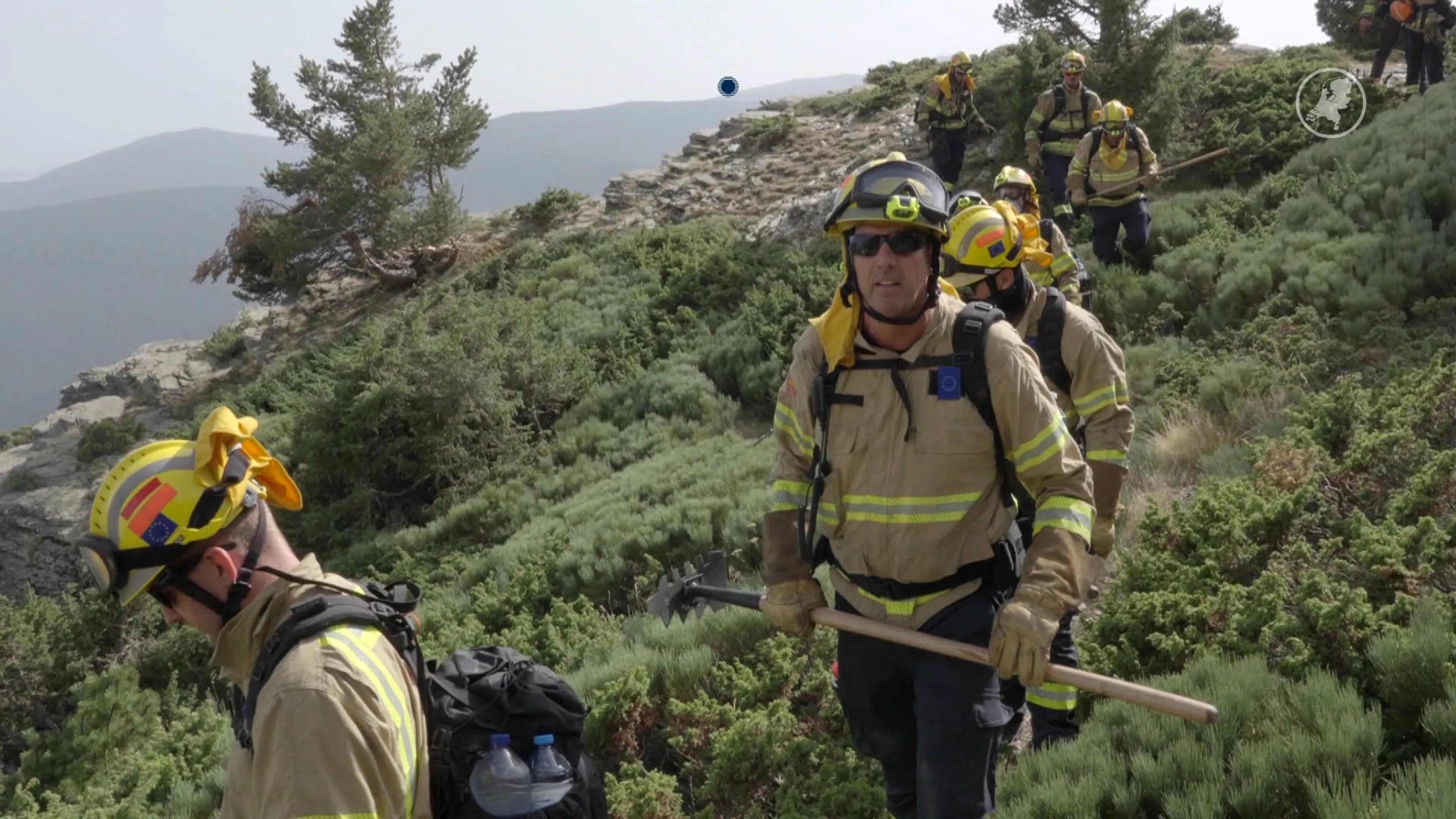 Brandweerman Sander zit met team in Spanje om natuurbranden te bestrijden