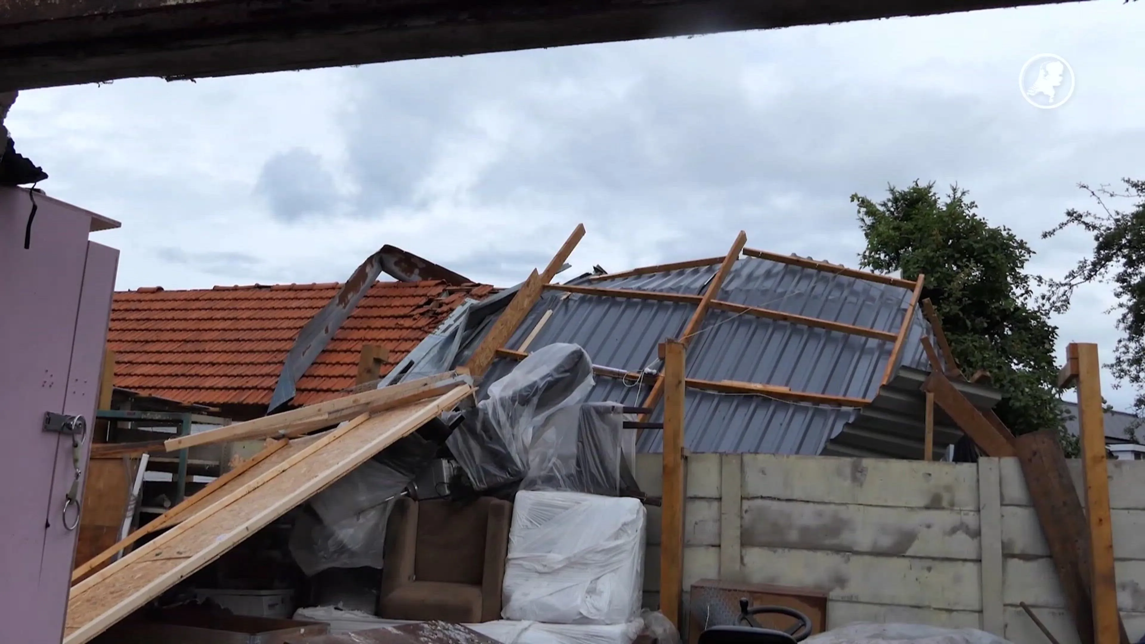 Tornado trekt over Twente en laat spoor van vernieling achter
