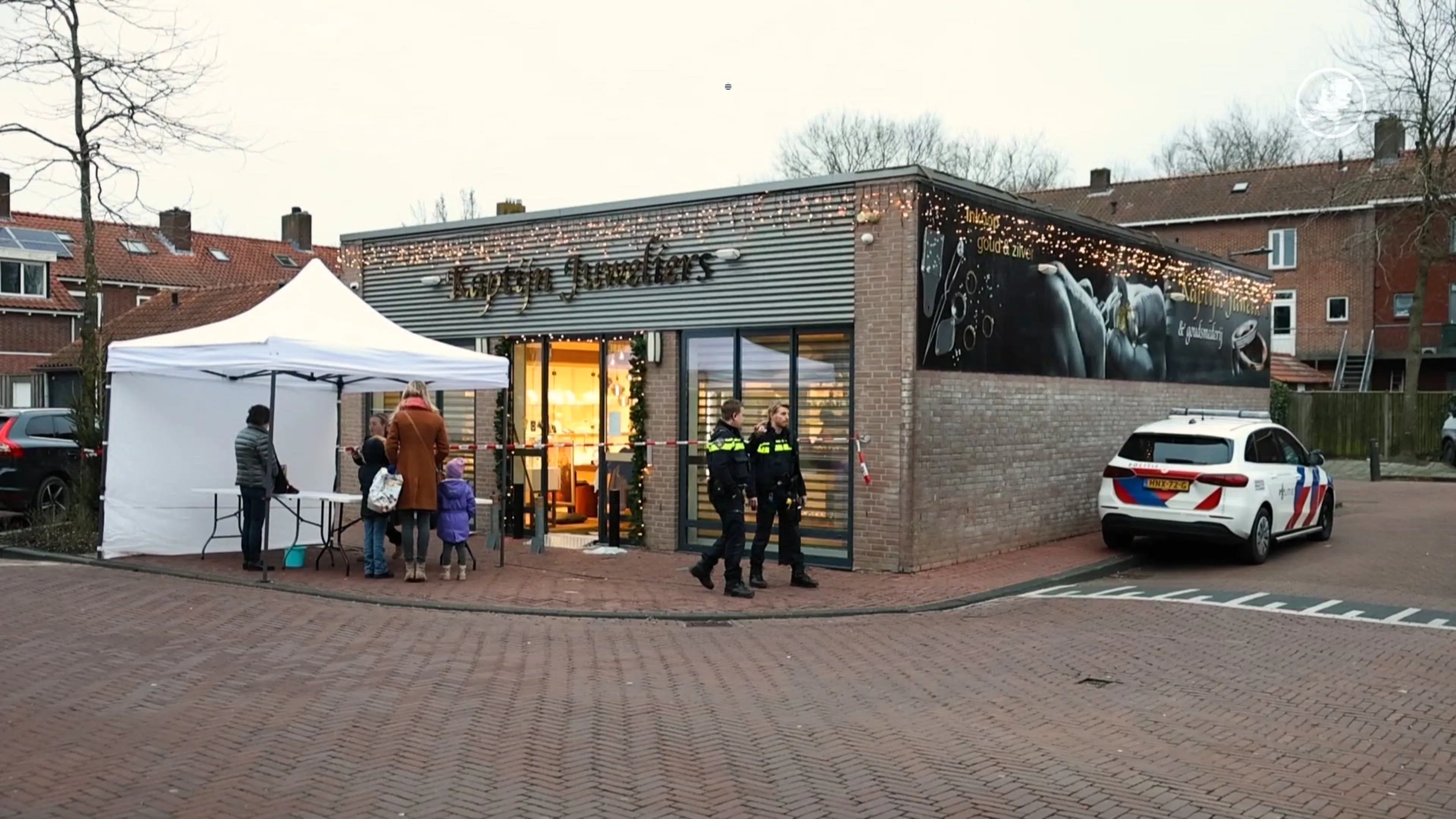 Juwelierszaak beroofd in Emmeloord, daders spoorloos