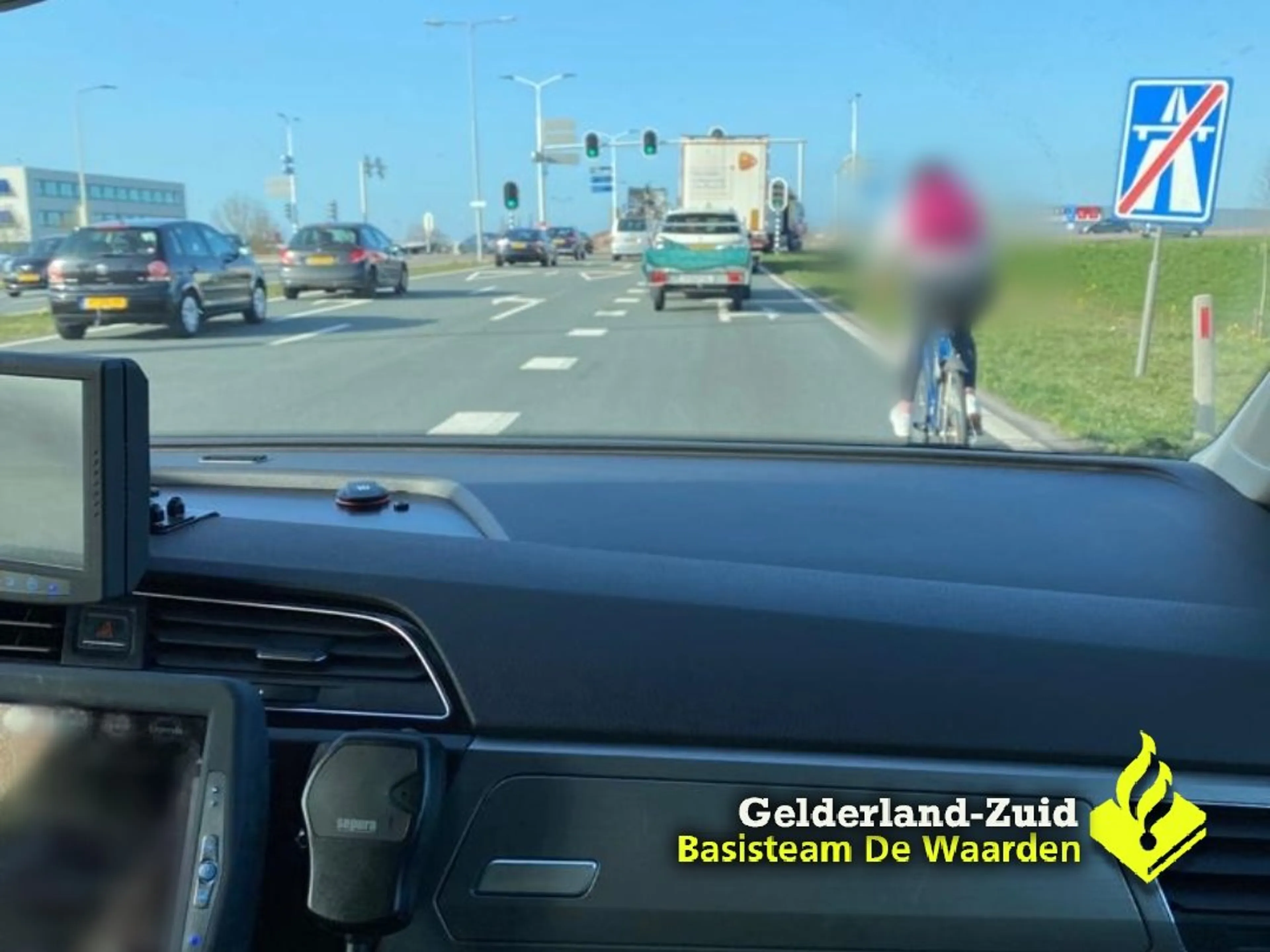 Politie plukt tot drie keer toe hardleerse fietsster van snelweg