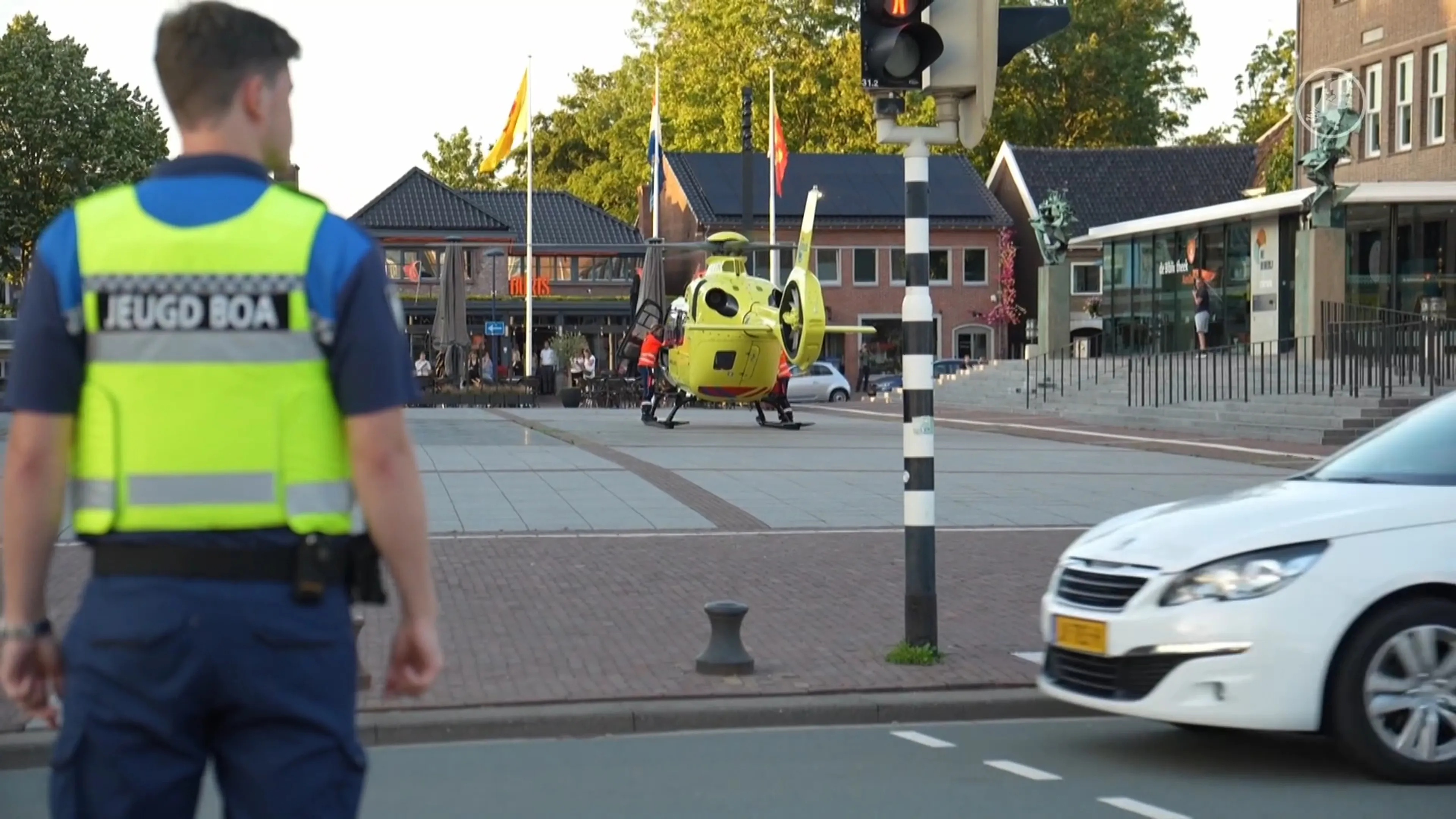 Politie deelt identiteit verdachten neersteken leerkracht, één uit ziekenhuis gevlucht