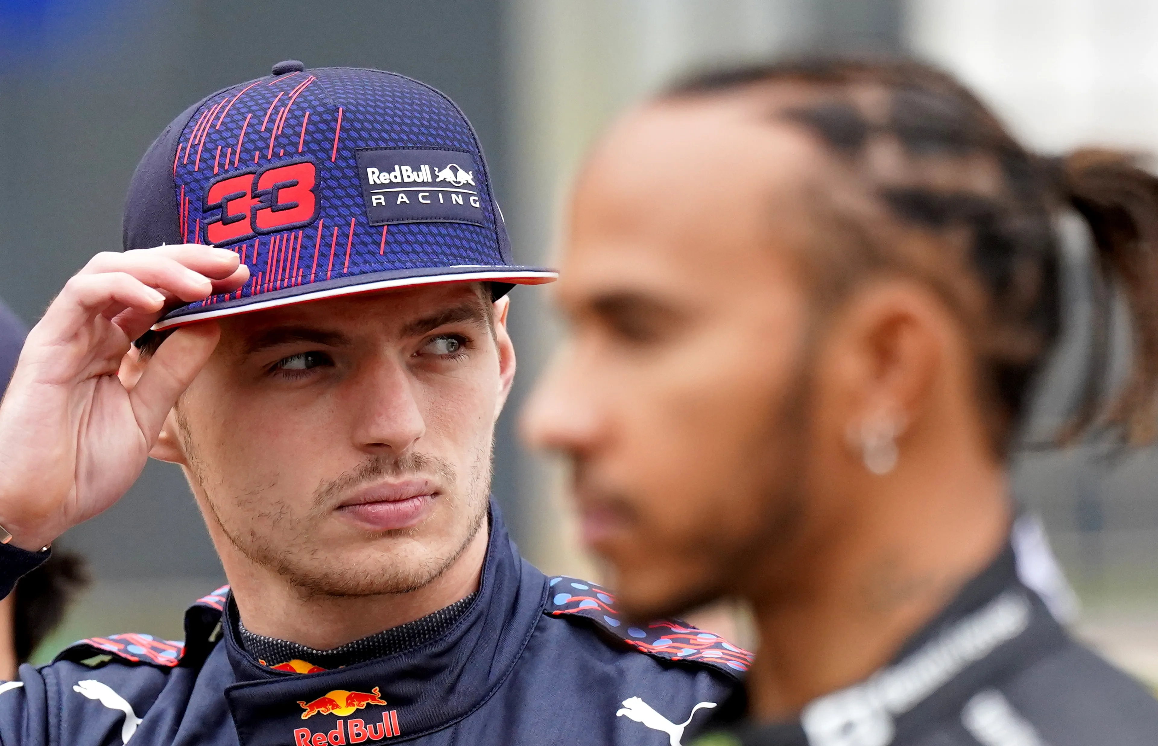 Lewis Hamilton waarschuwt Verstappen: 'Ik ga dit seizoen agressiever rijden'