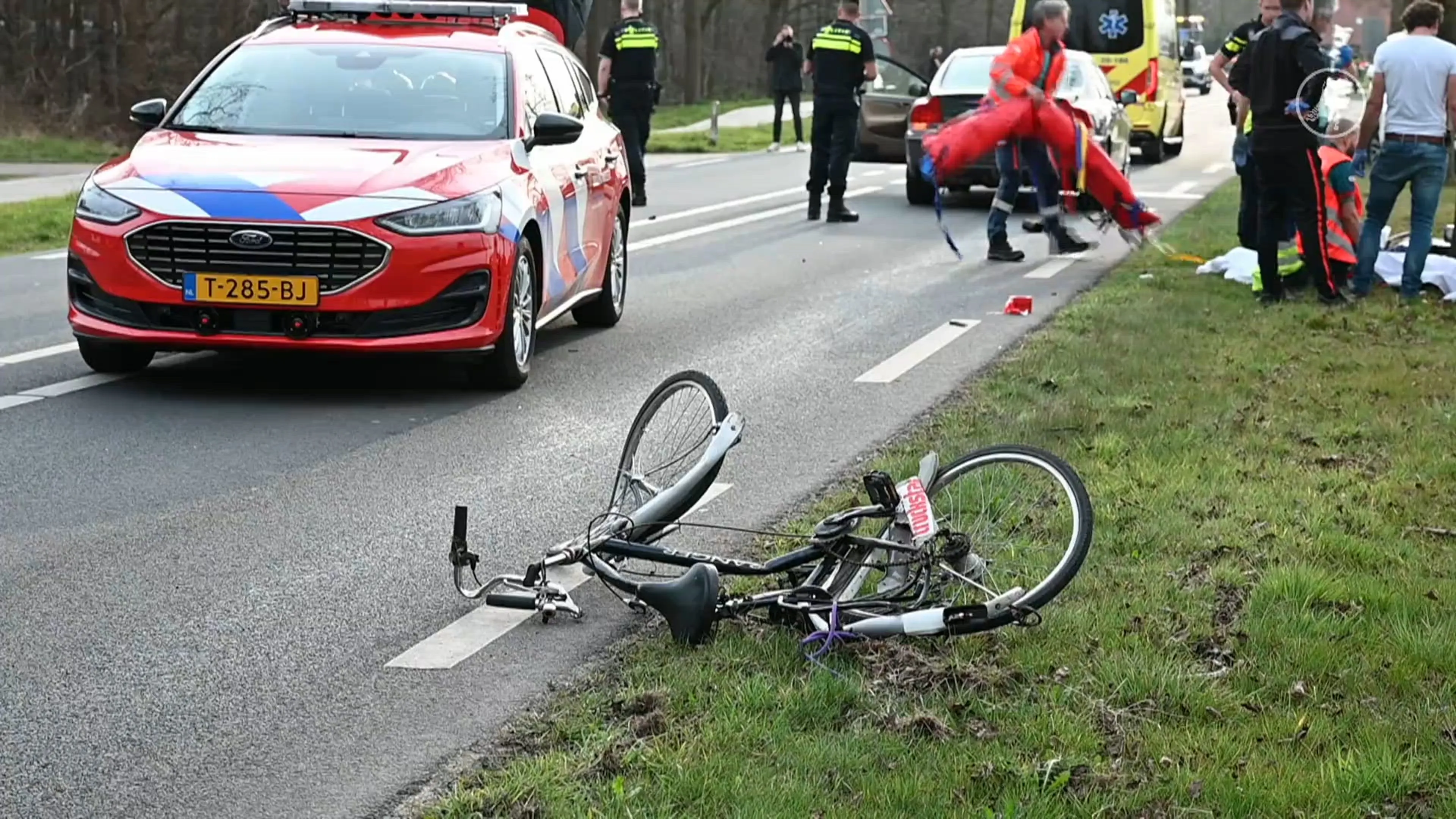 Fietser (13) overleden na botsing met auto in Middelbeers