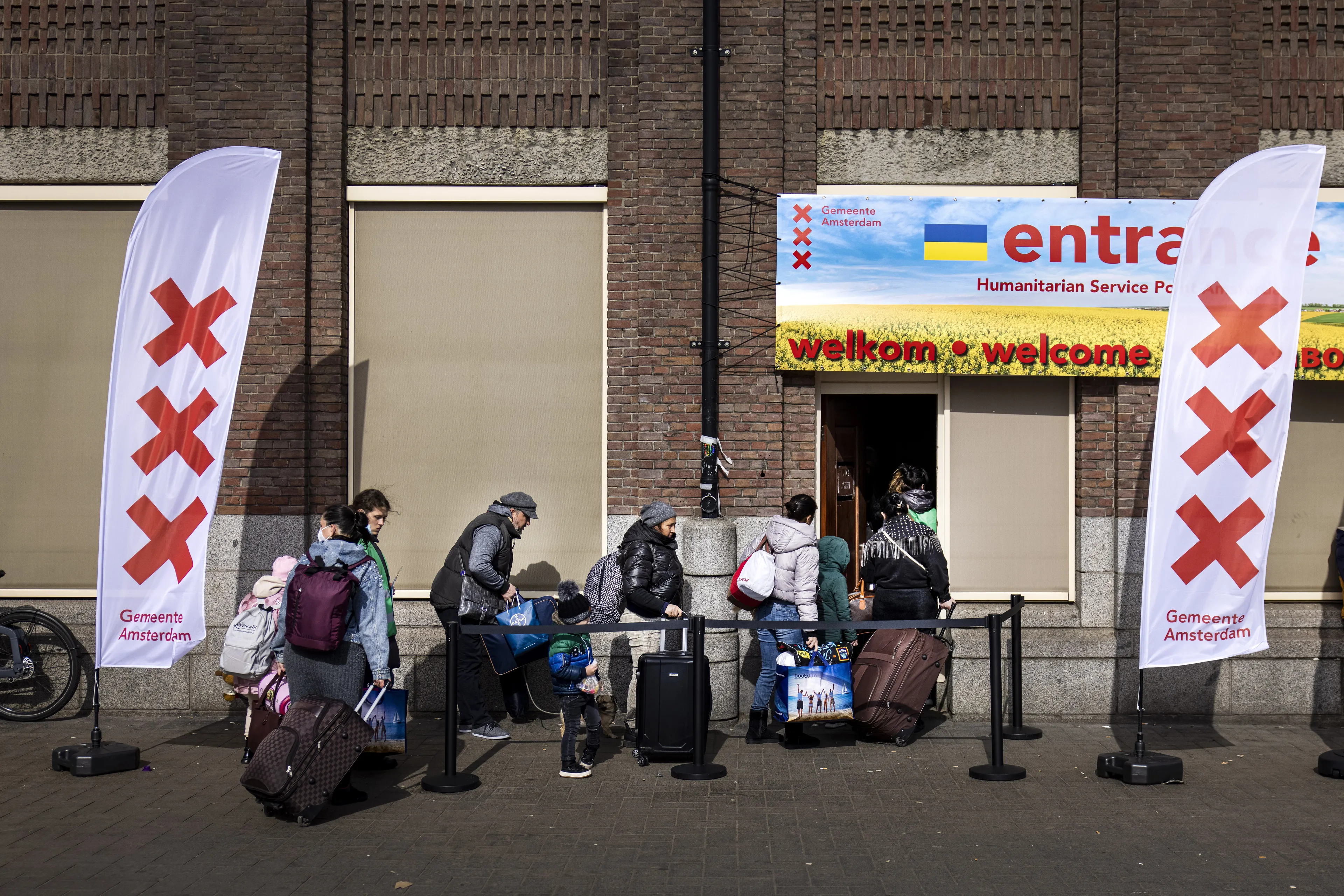 Werkende Oekraïners gaan fors meer betalen voor opvang in Nederland