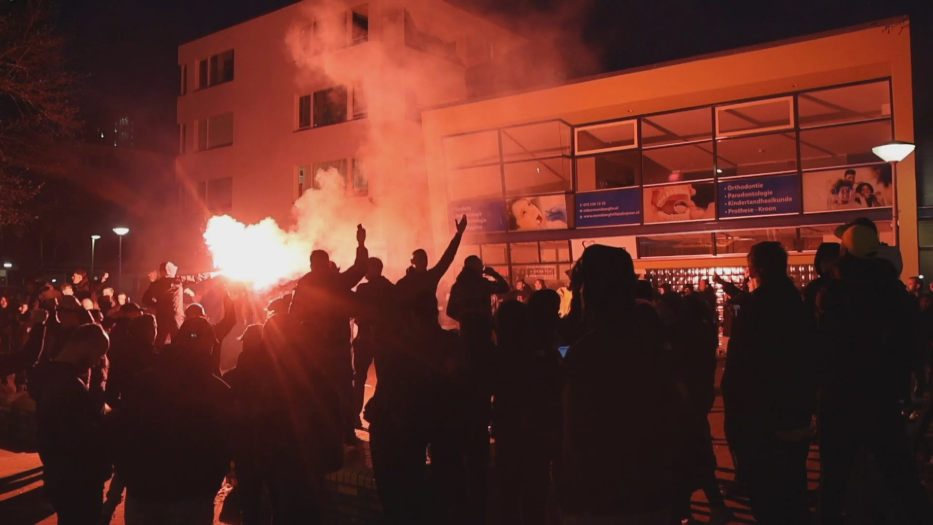 ADO keert als kampioen terug in Eredivisie, groot feest in Den Haag