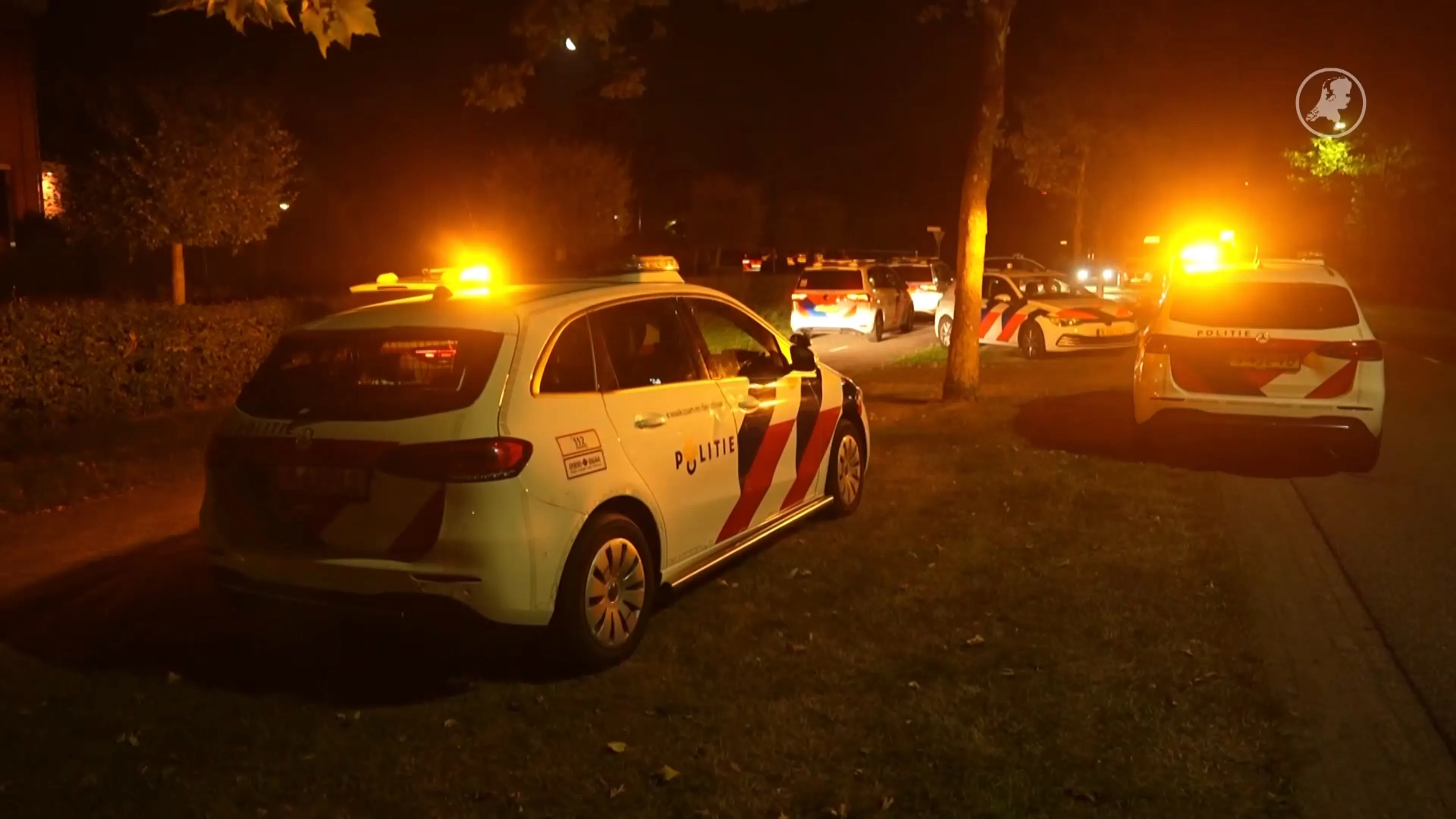 Politie bekogeld bij opbreken illegale straatrace in Budel-Dorplein