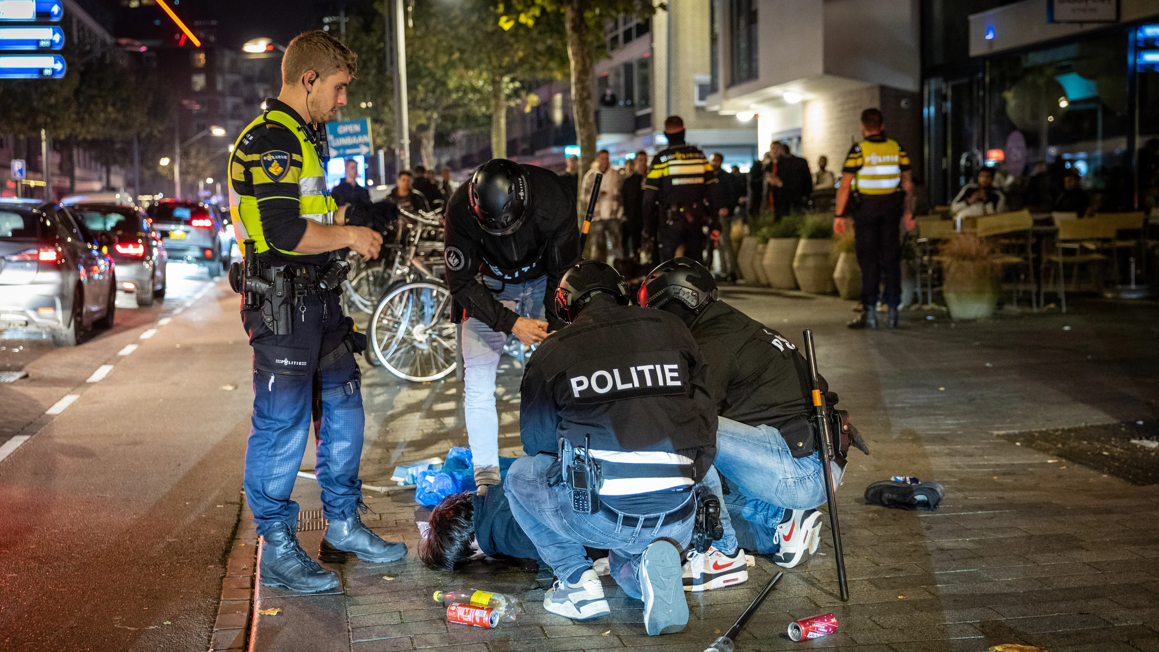 Twee mensen opgepakt bij MediaMarkt-rel Rotterdam: 'Actie geen goed idee'