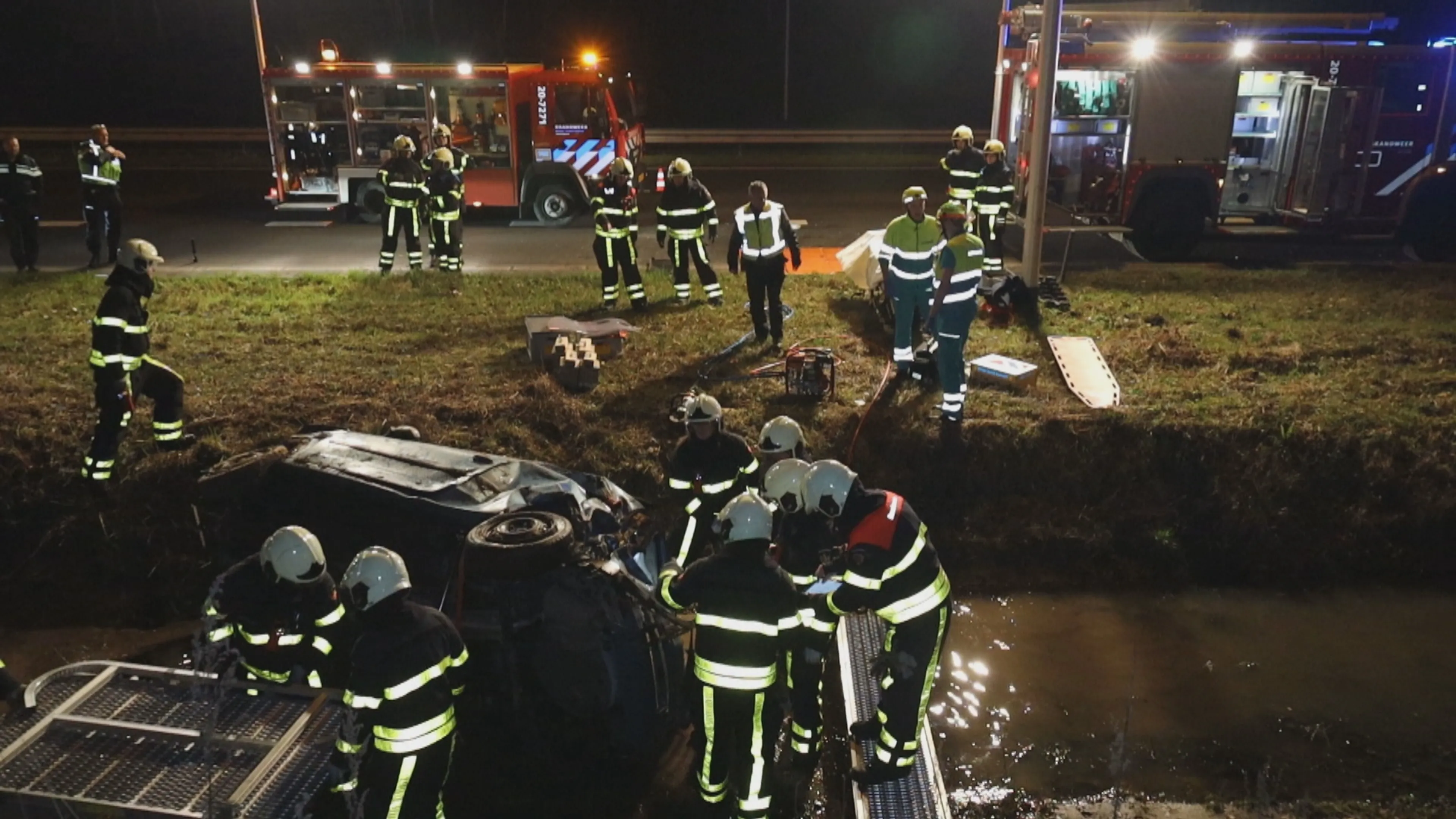 Automobilist met spoed afgevoerd nadat voertuig over de kop slaat bij Kaatsheuvel