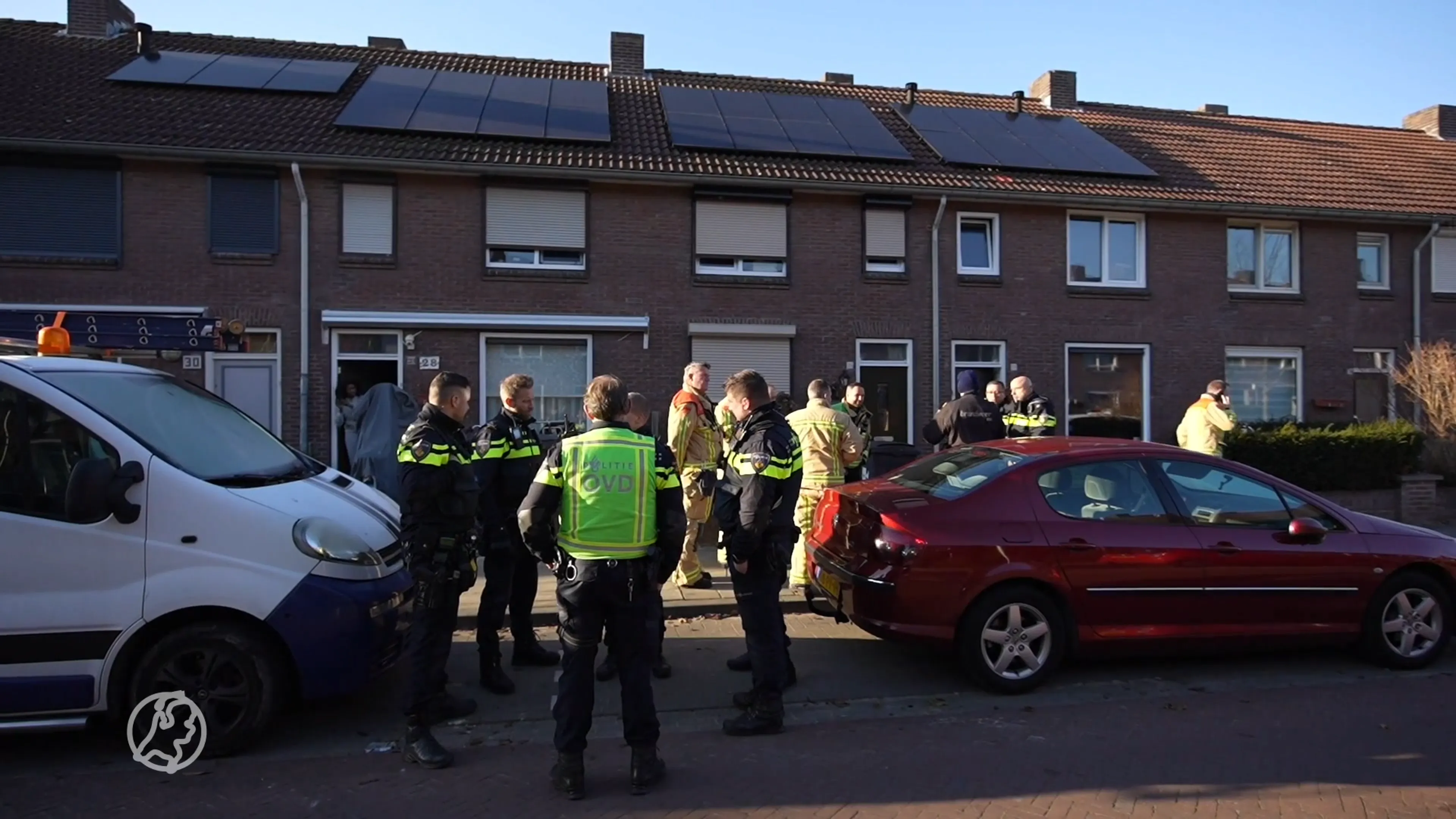 Explosieve stoffen aangetroffen in huis in Eindhoven, politie ontruimt woning