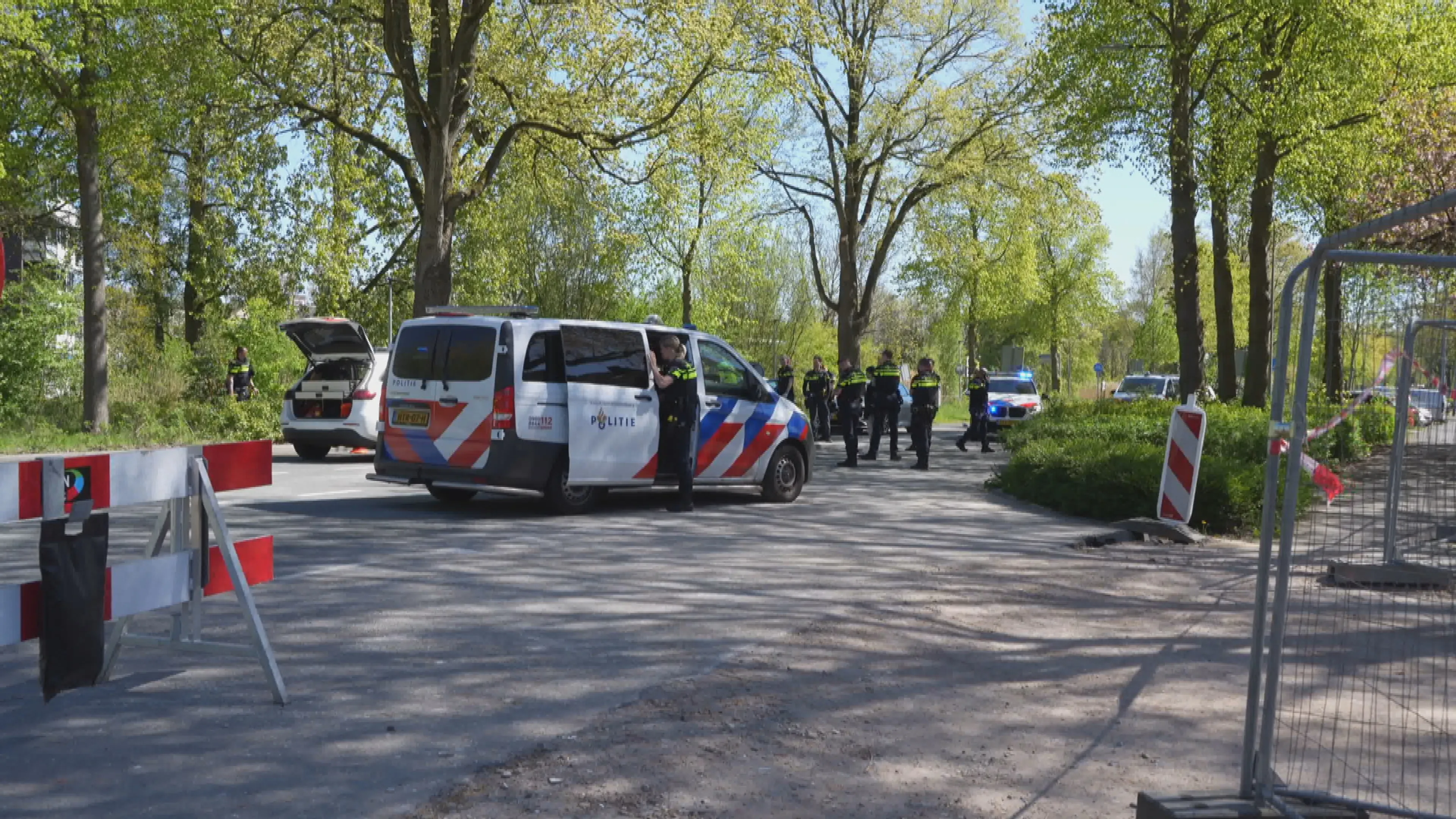 Politie schiet op auto bij achtervolging in Groningen, man (32) aangehouden
