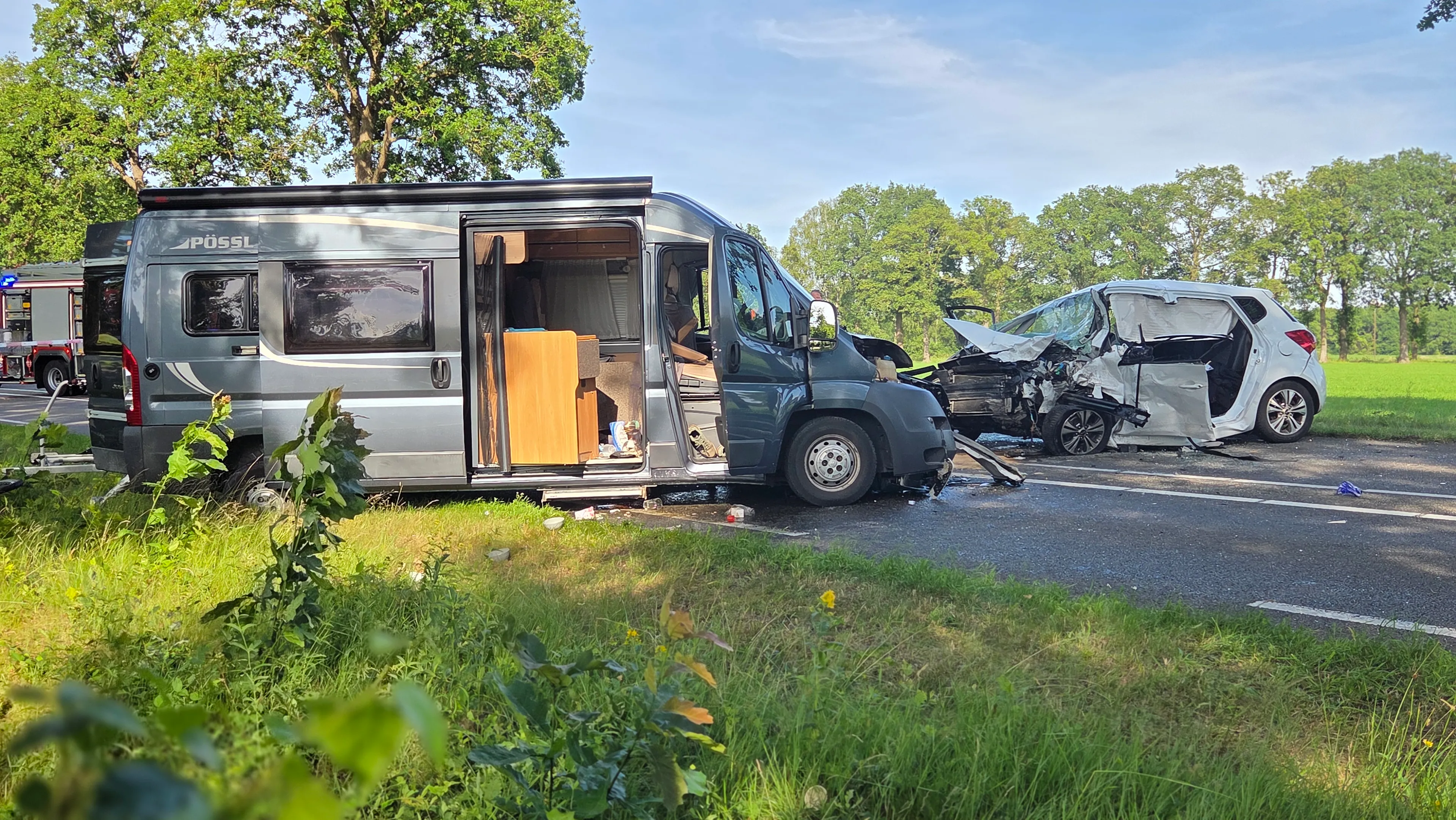 Auto en camper botsen op N348 bij Raalte, bestuurder overleden