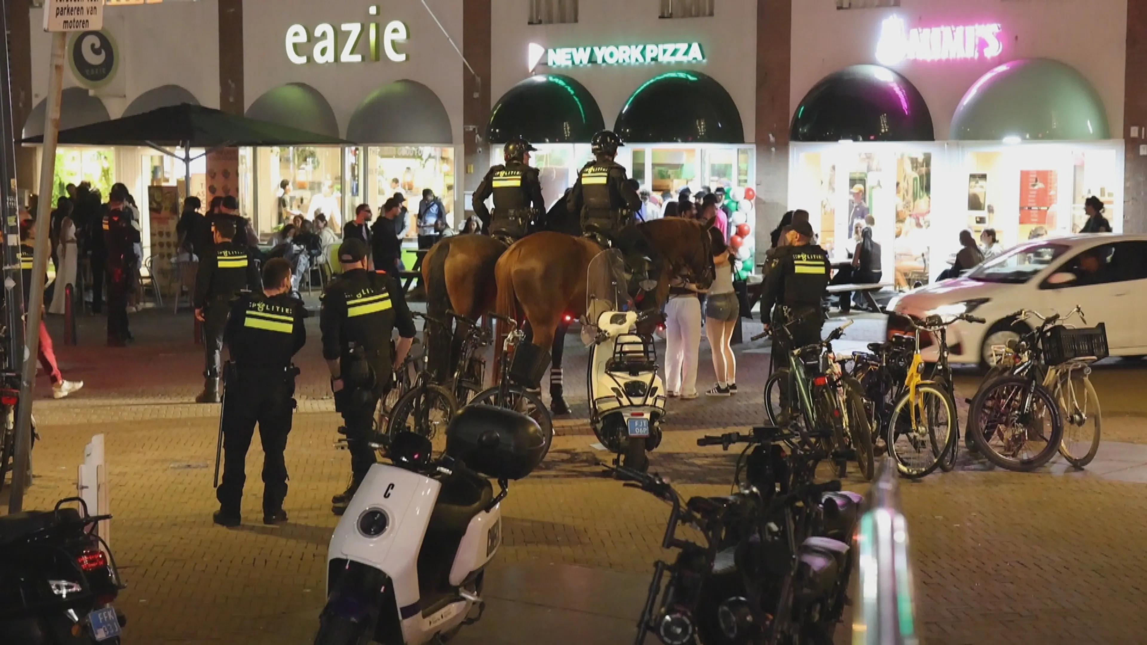 Politie grijpt in bij onrust boulevard Scheveningen, meerdere aanhoudingen