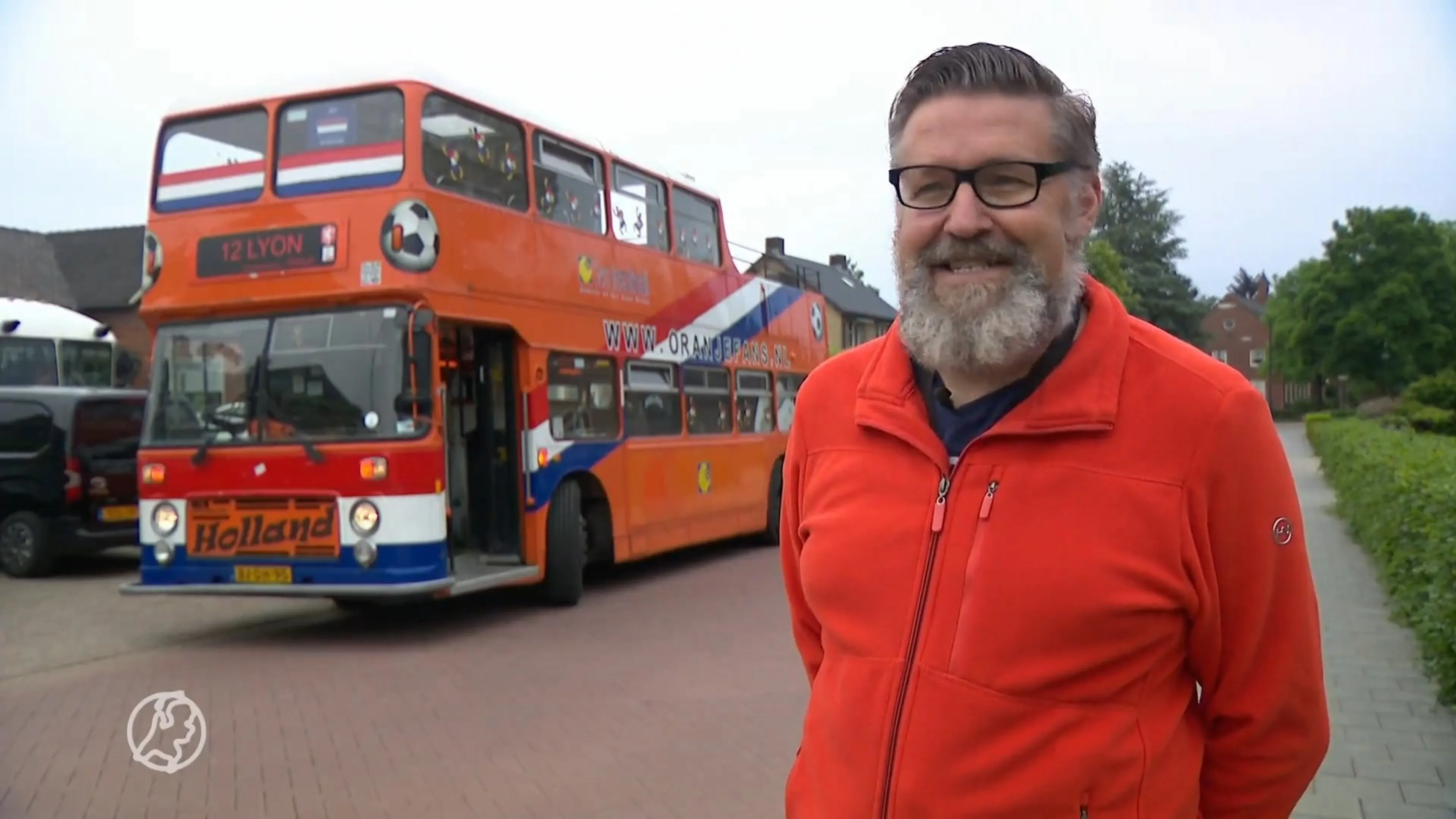 De Oranjebus rijdt weer, maar code oranje ligt dwars op weg naar het EK