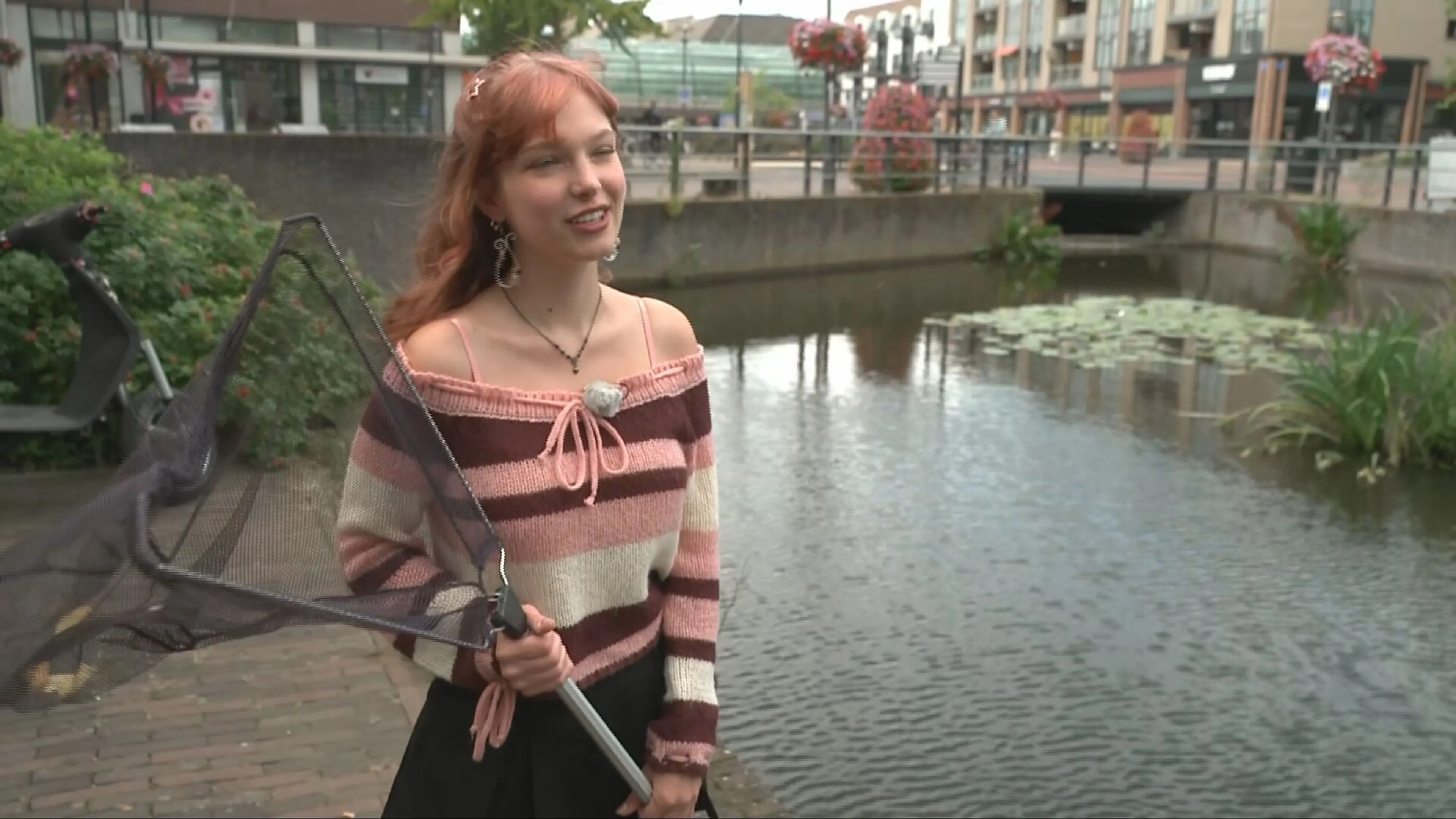Jonge duiven verdrinken in Houten, Nieke is hun redder in nood