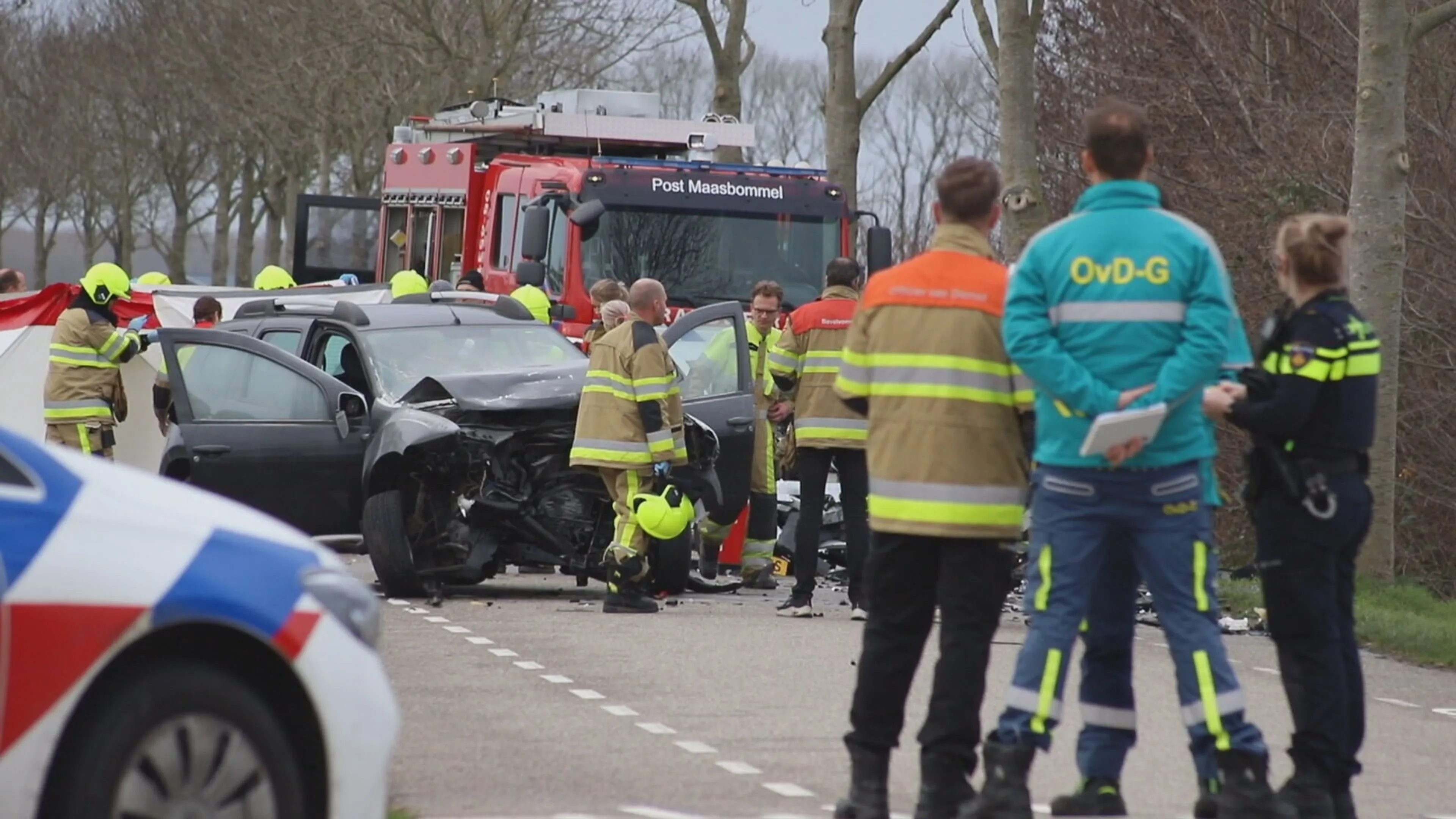Dode en gewonden bij frontale botsing in Appeltern