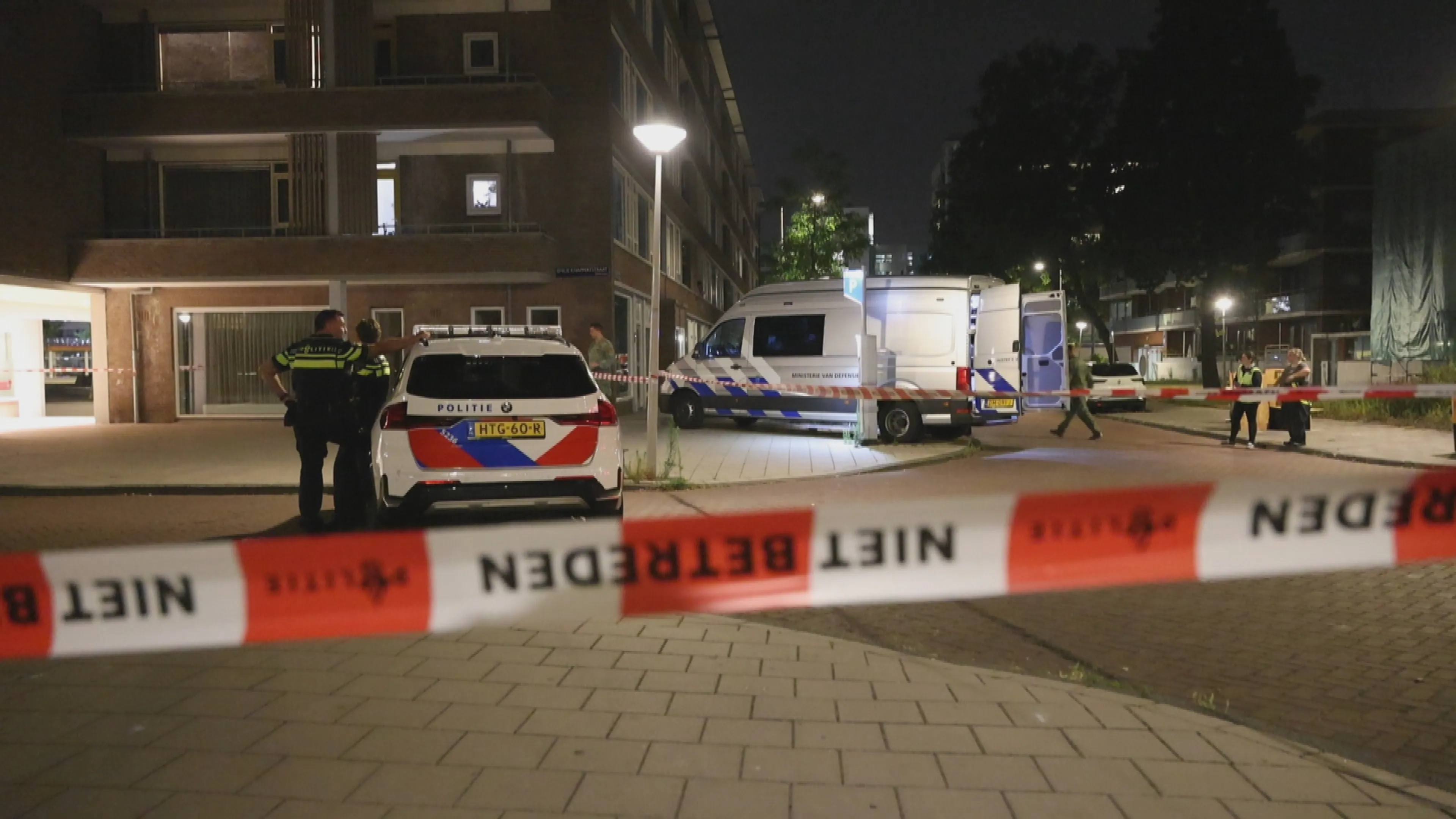 Bewoners geëvacueerd na vondst explosief bij winkel in Amsterdam
