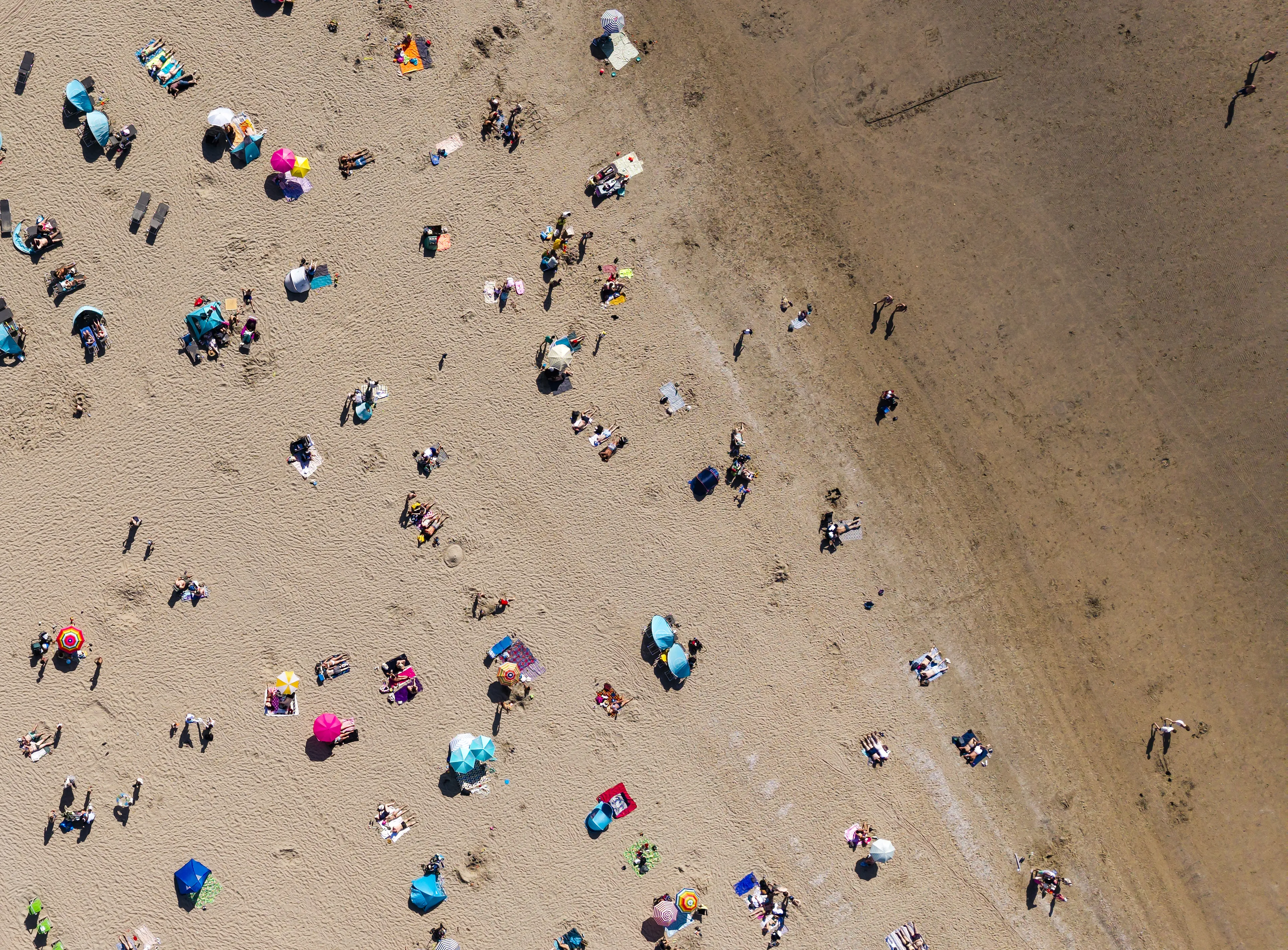Zandvoort grijpt in na onrust op strand en boulevard