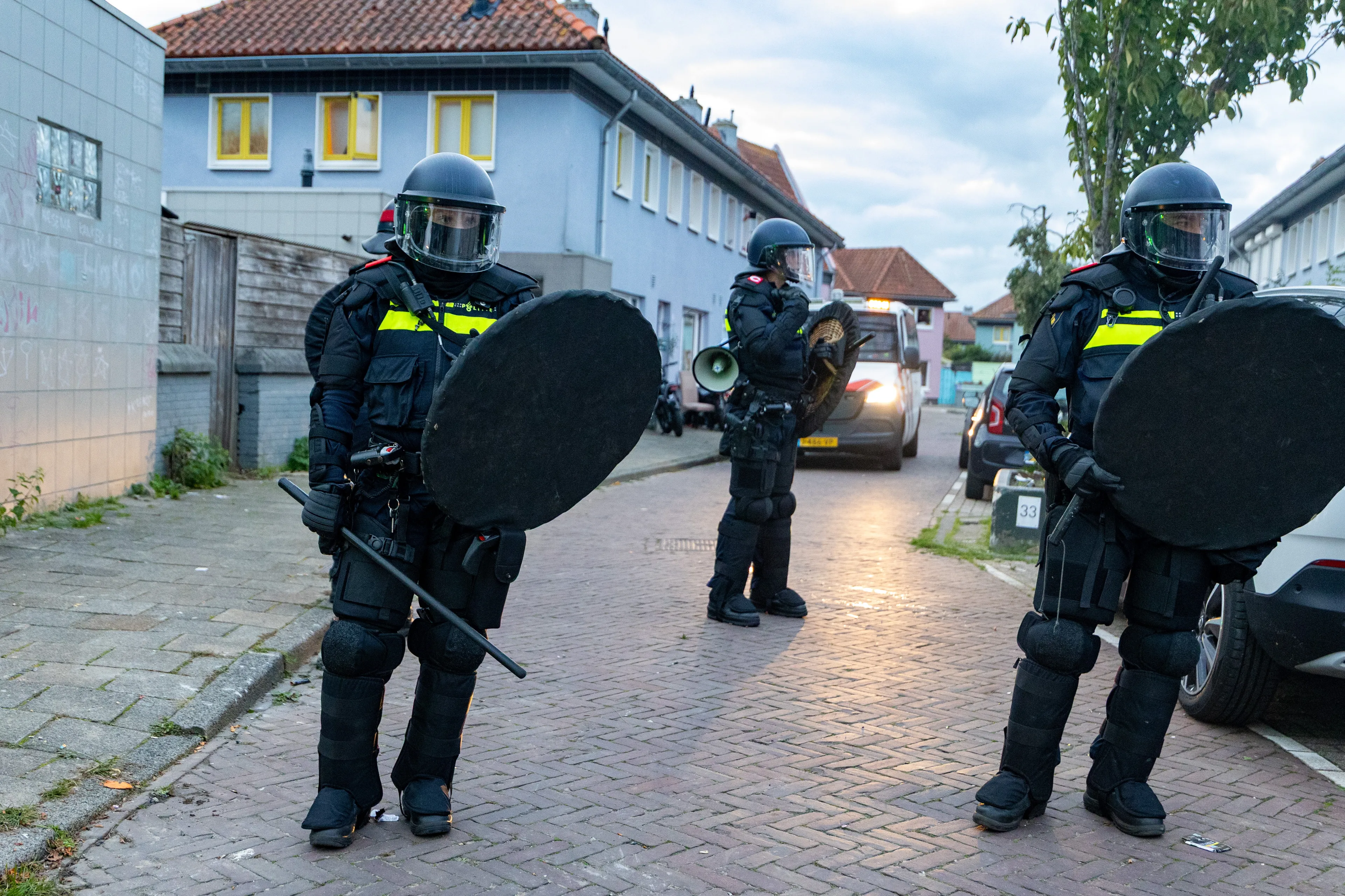 Opnieuw onrust in Floradorp: politie houdt twee mensen aan