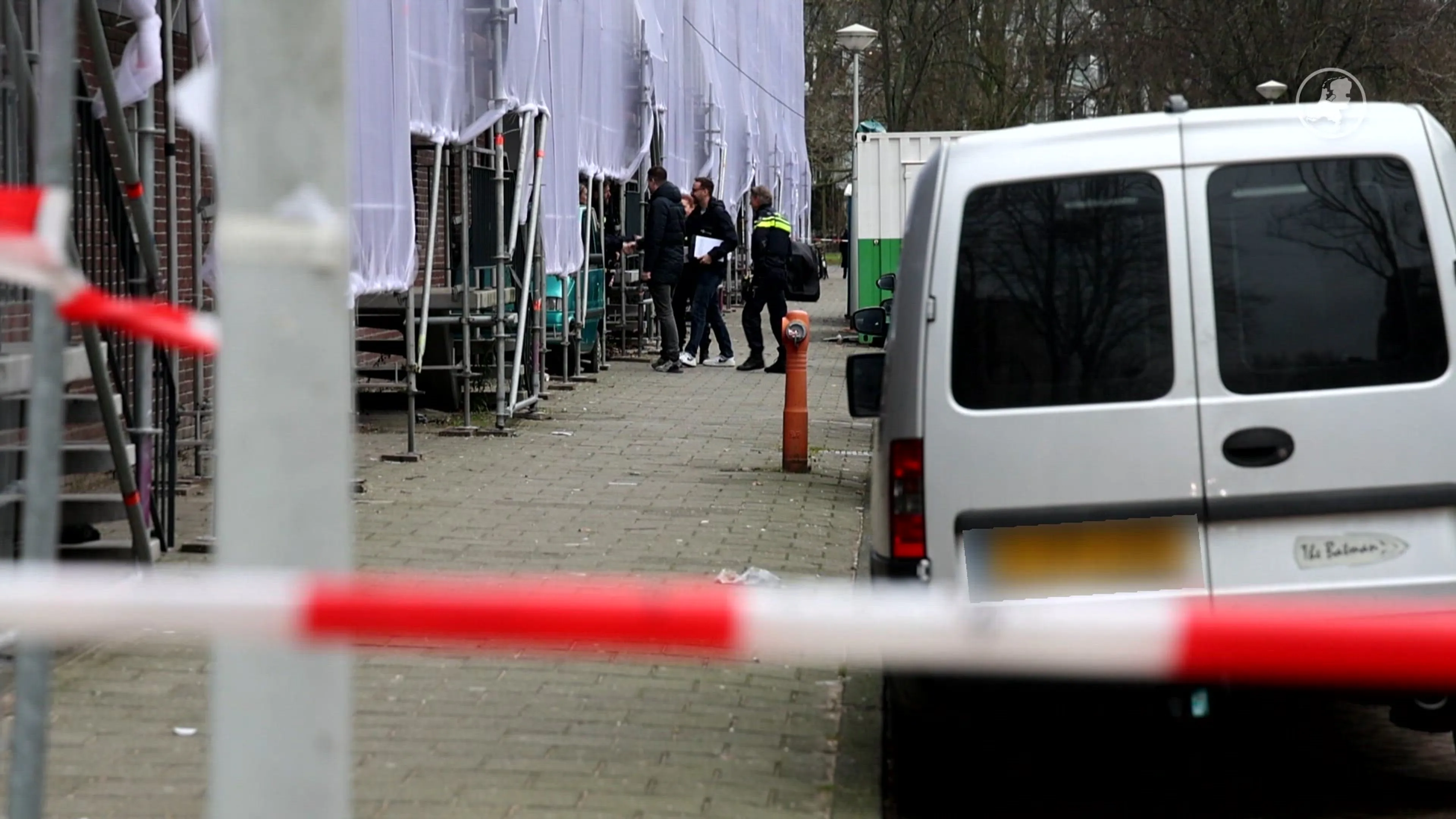 Dode man in gang van kelderbox Amsterdam, politie vermoedt misdrijf
