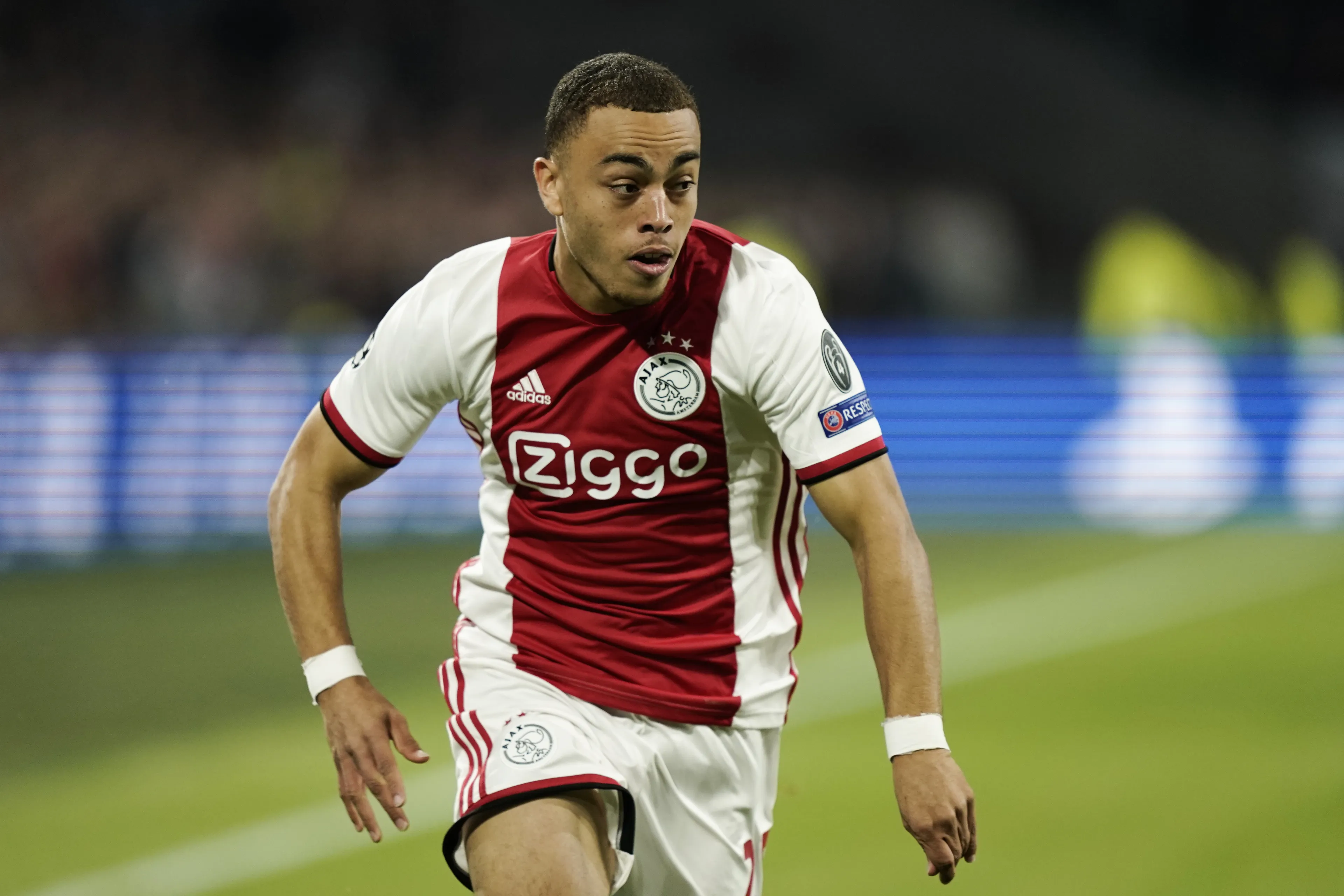 Ajax-voetballer voelt zich onveilig en verlaat trainingskamp in Qatar