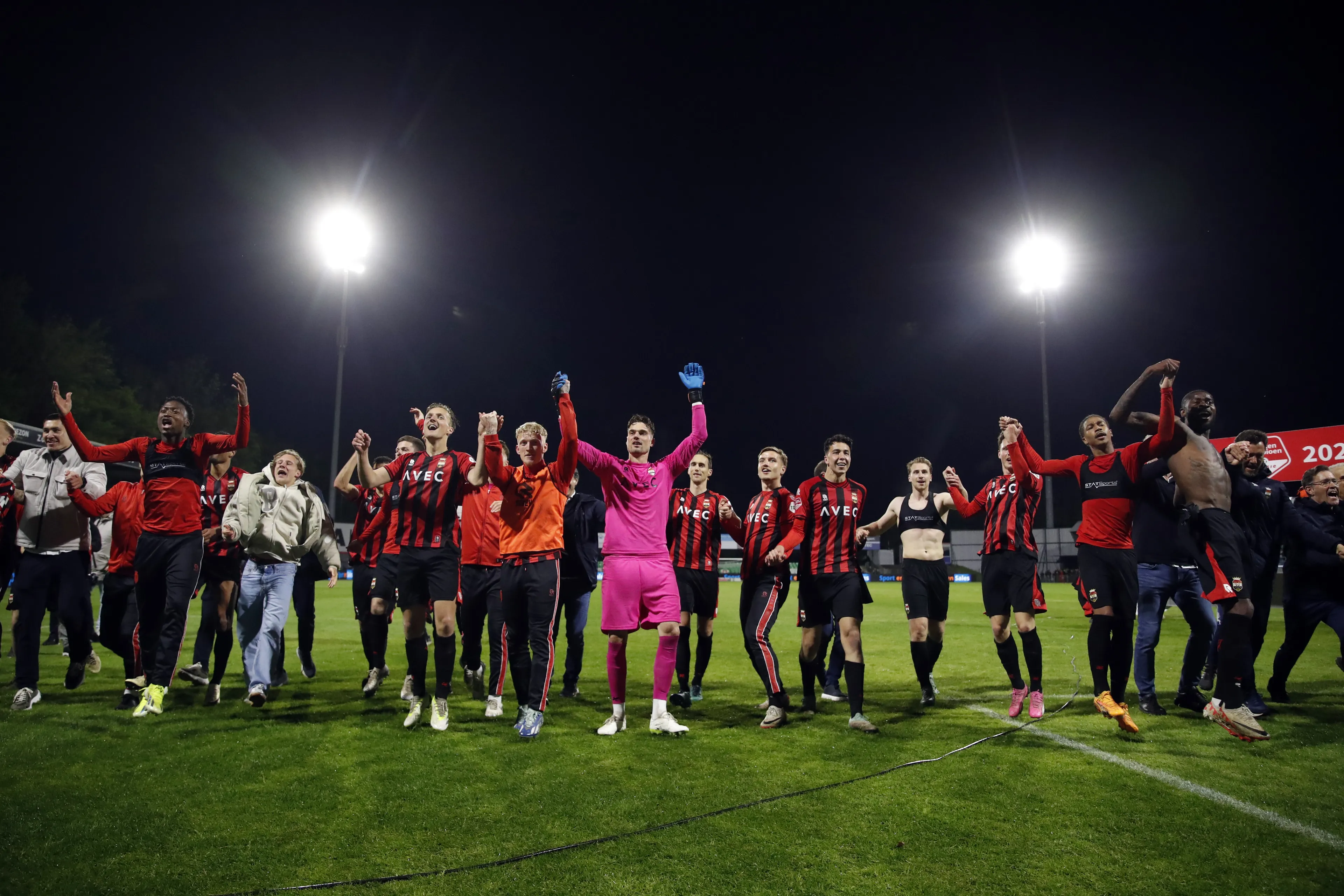 Tilburg juicht: Willem II na twee jaar terug in Eredivisie