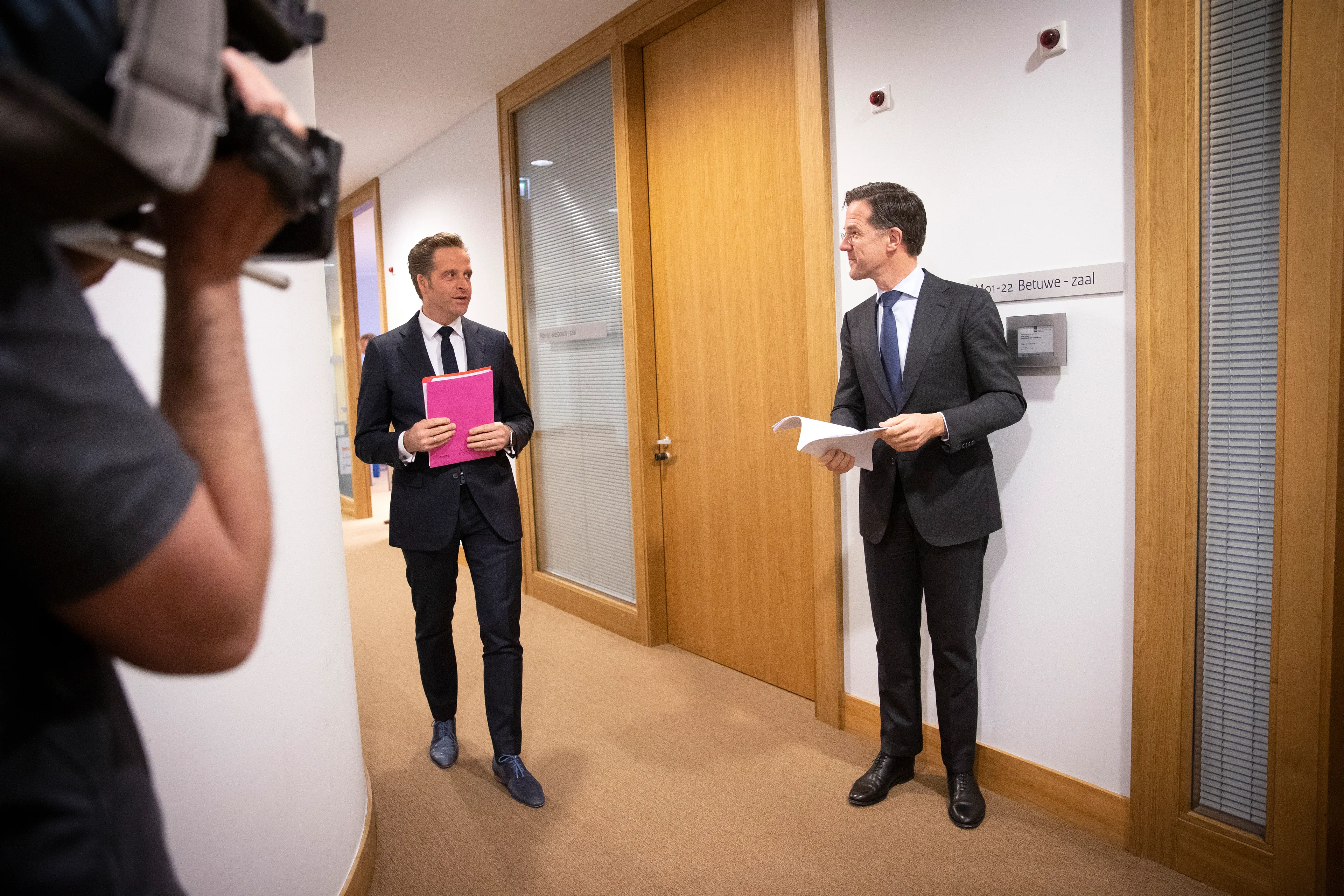 Vertrouwen in coronabeleid iets toegenomen na aankondiging versoepelingen
