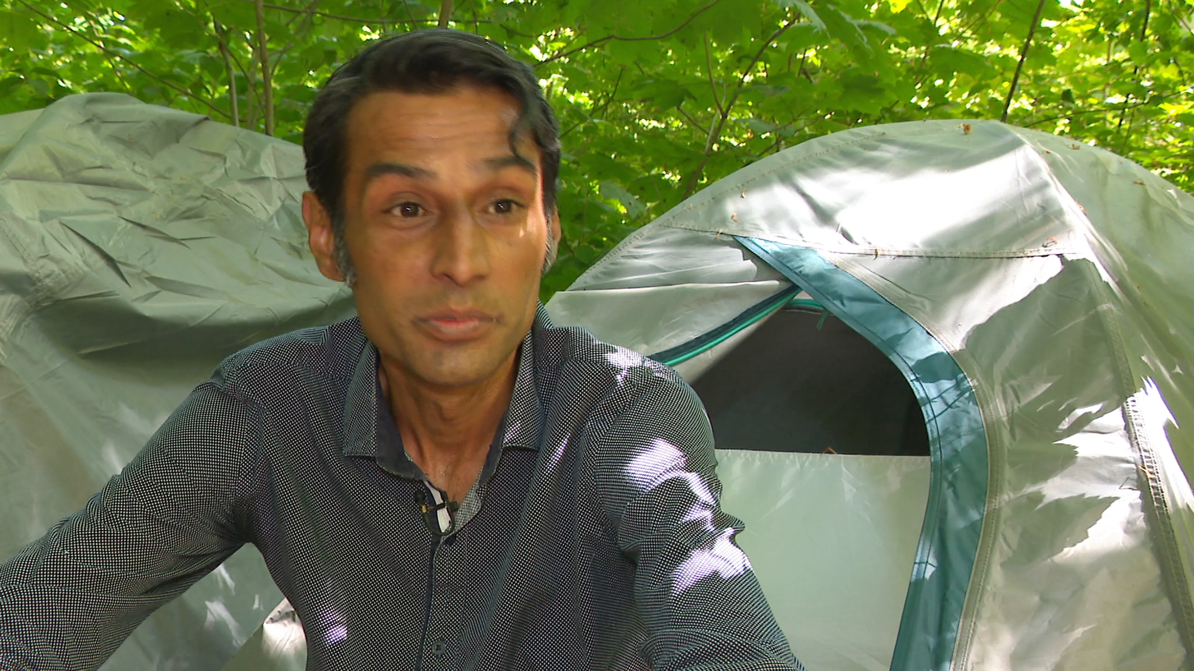 Overdag strak in pak, 's nachts slapen in het bos: Soerish is dakloos door woningnood