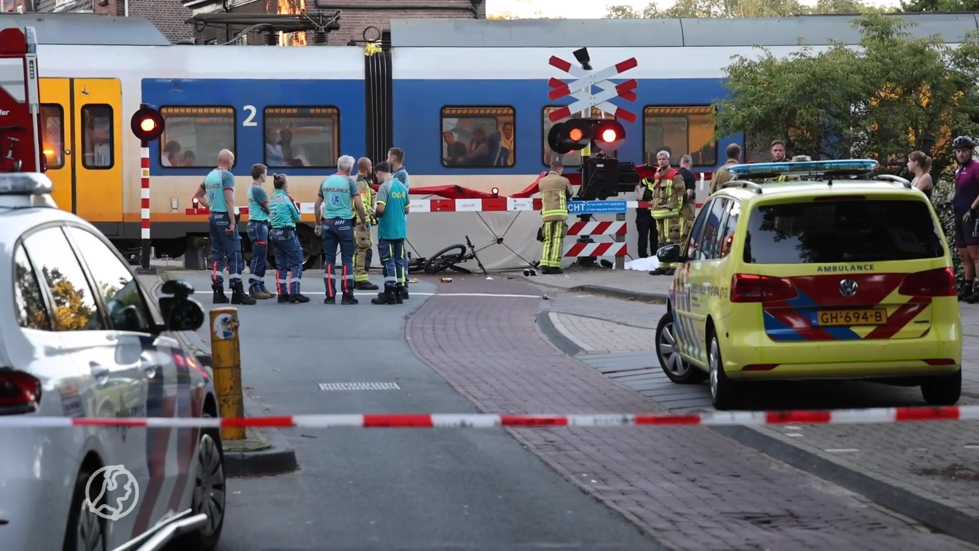 Persoon overleden na aanrijding met trein op overweg bij Overveen